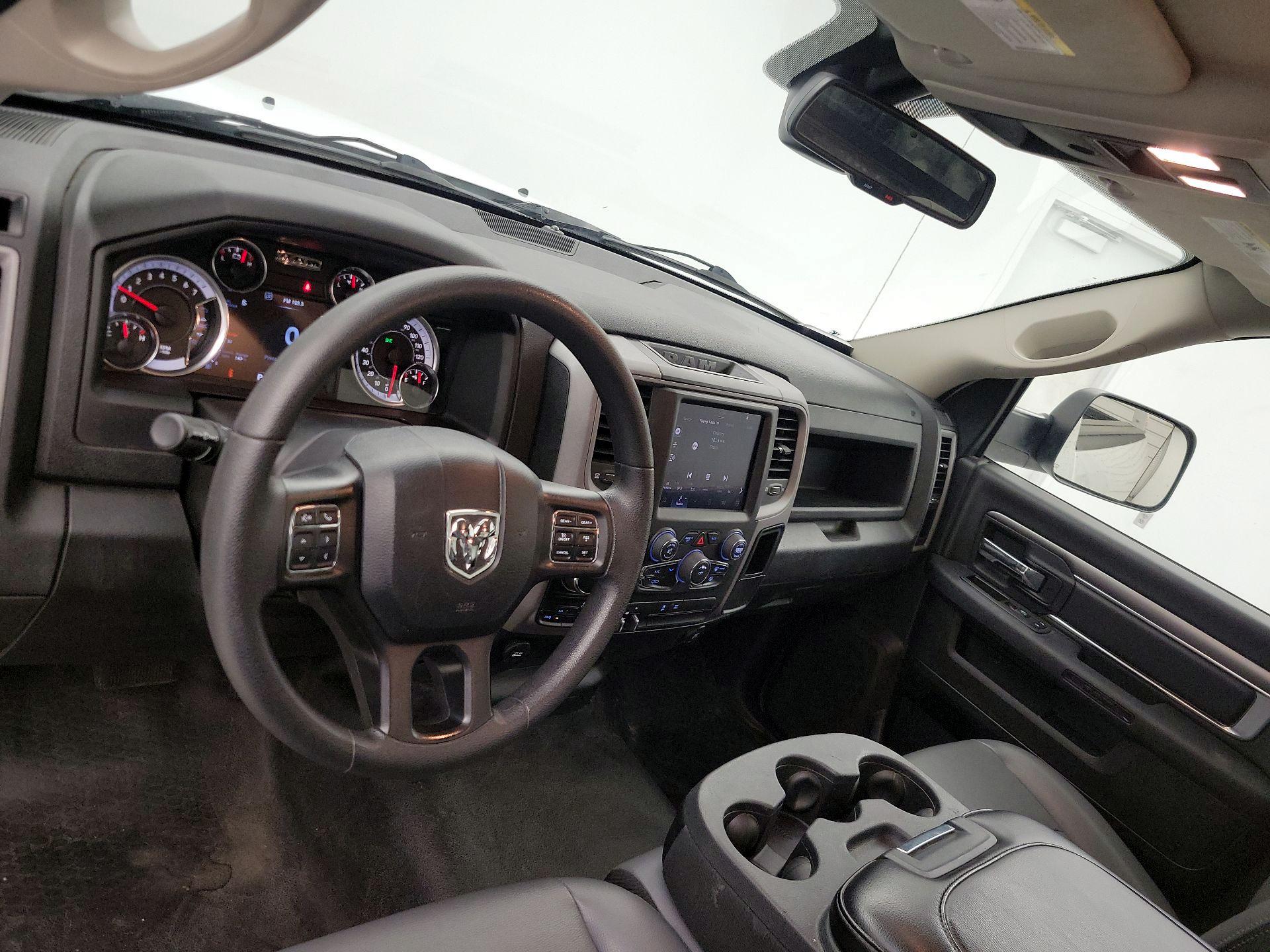 Thumbnail: 2023 RAM 1500 Classic - 9