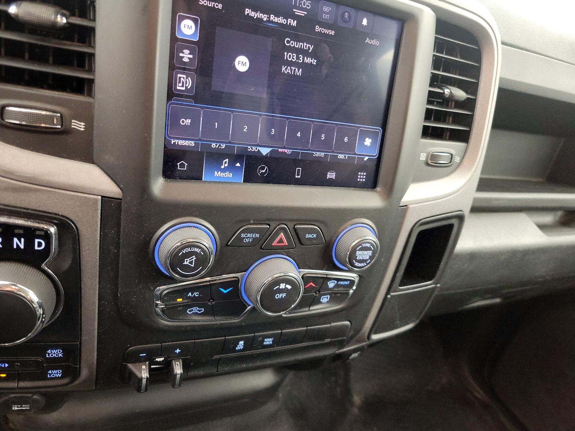 Thumbnail: 2023 RAM 1500 Classic - 16