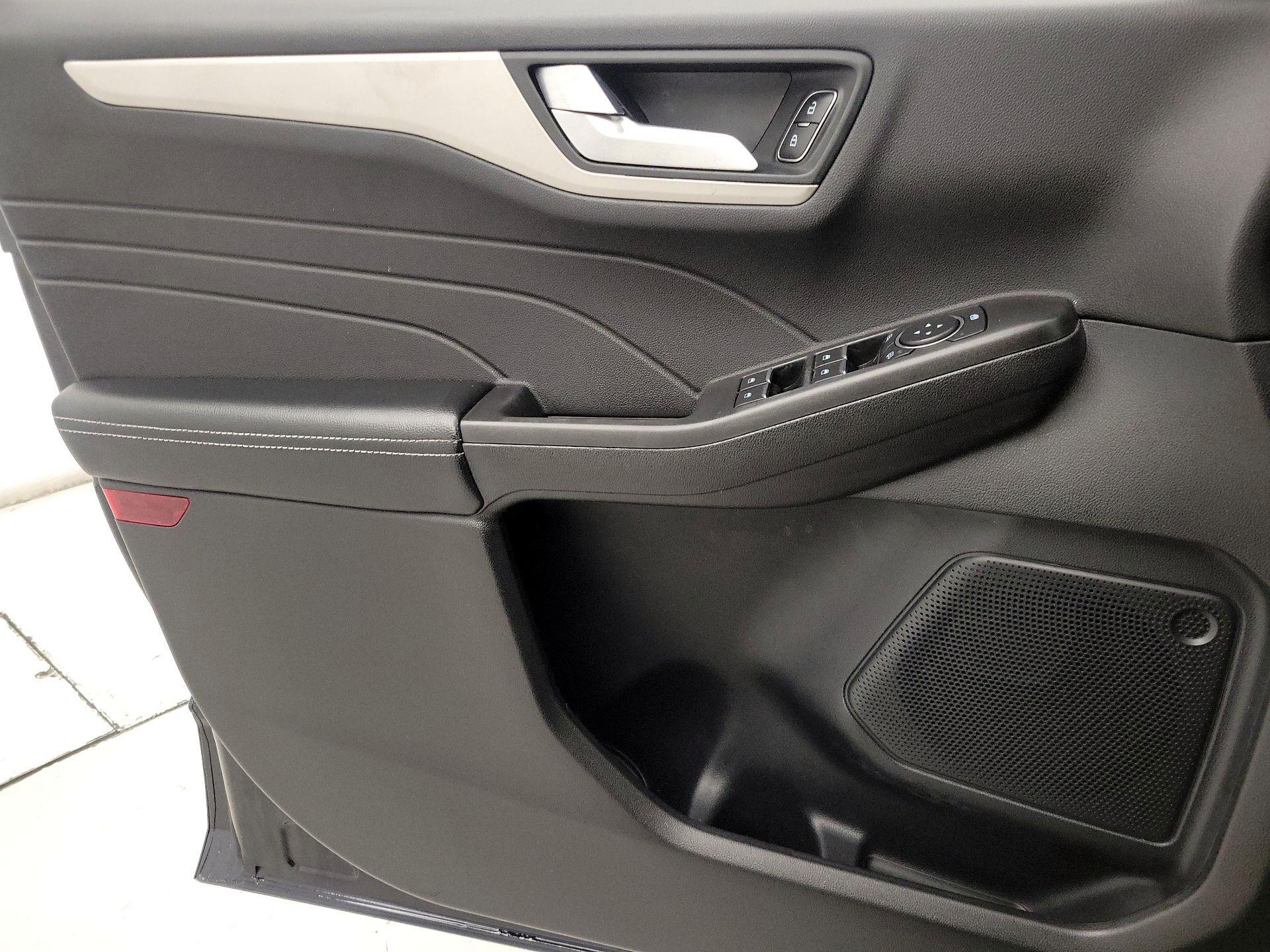 Thumbnail: 2021 Ford Escape - 12