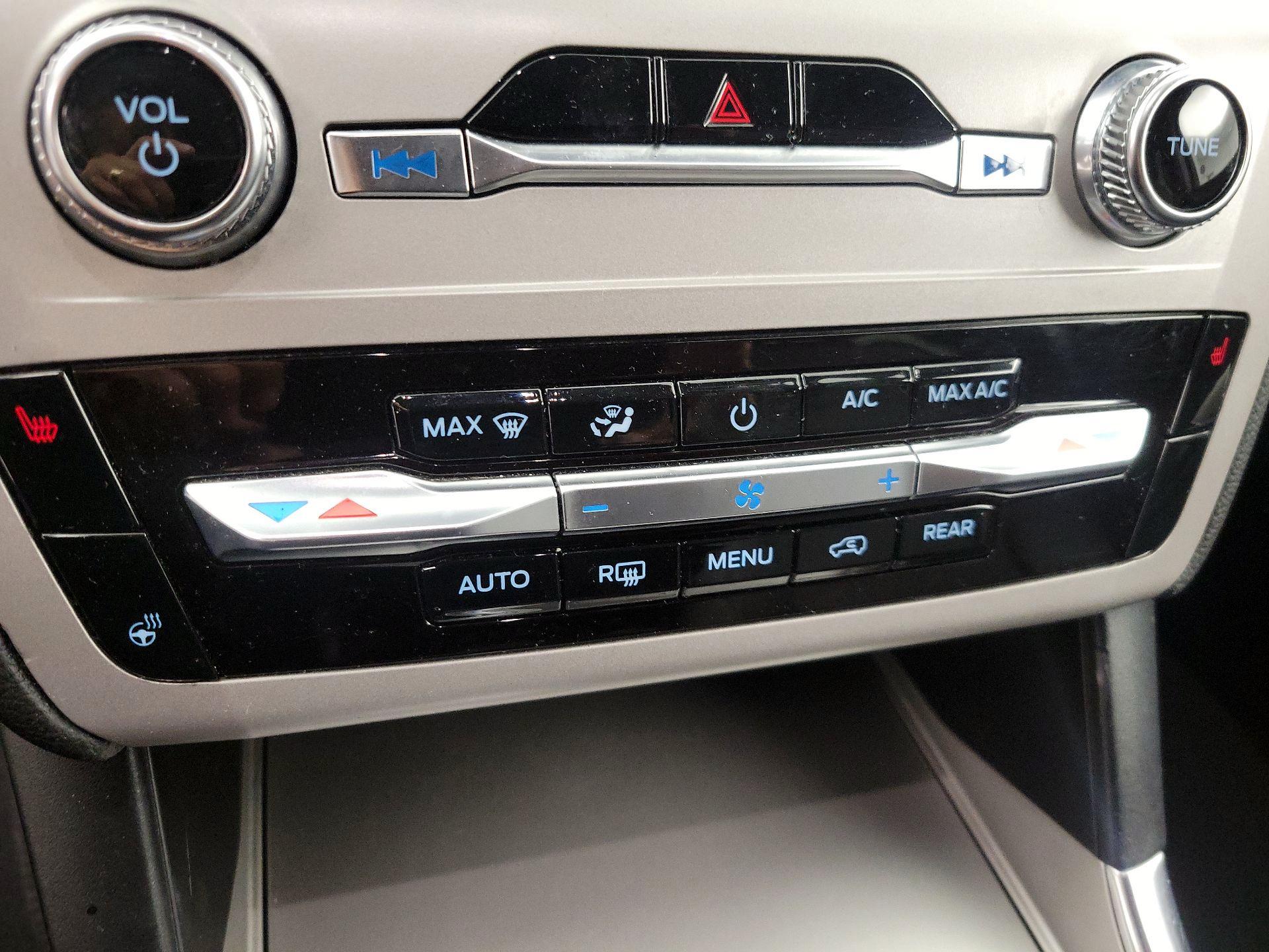 Thumbnail: 2023 Ford Explorer - 16