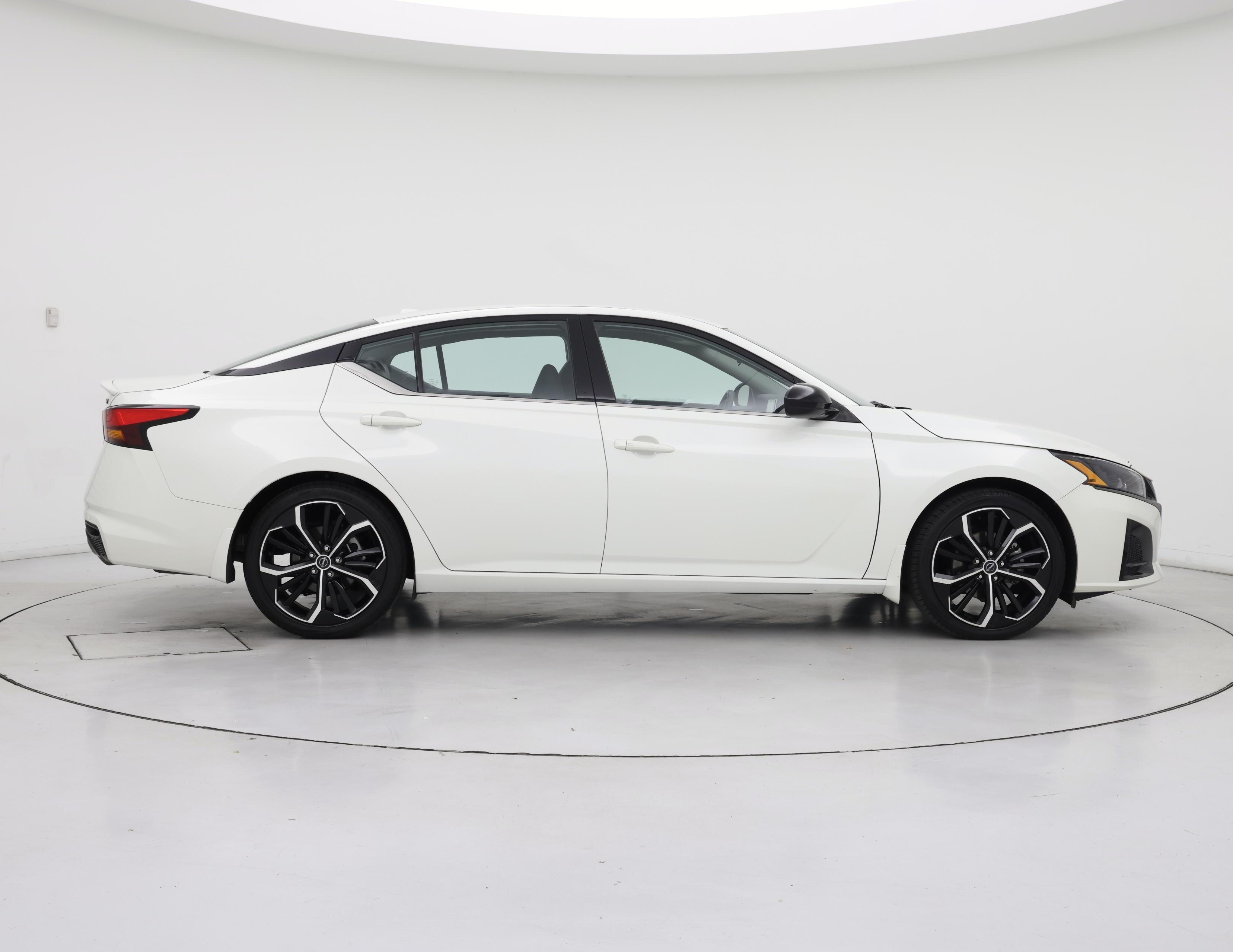 Thumbnail: 2023 Nissan Altima - 7