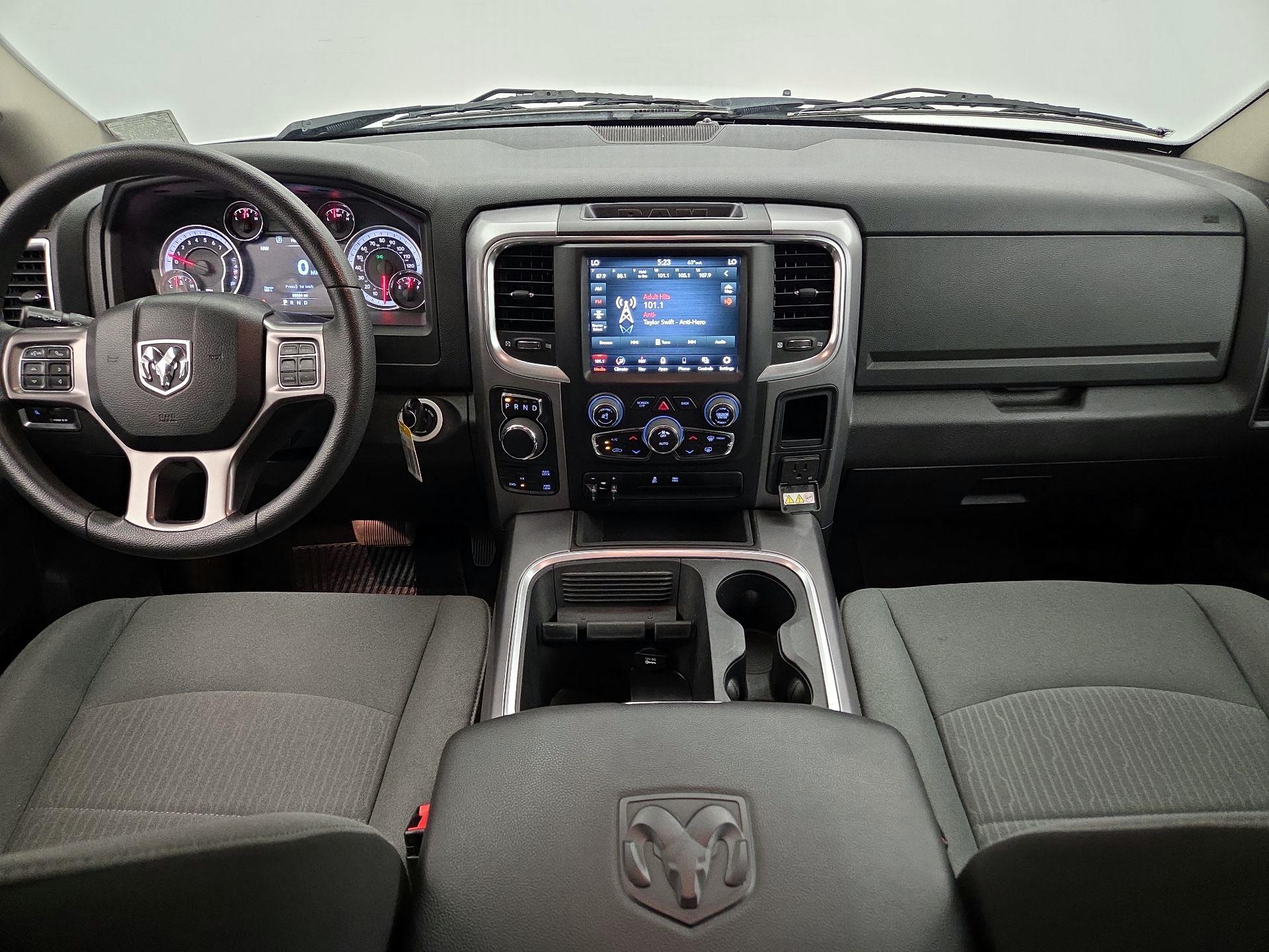 Thumbnail: 2023 RAM 1500 Classic - 9