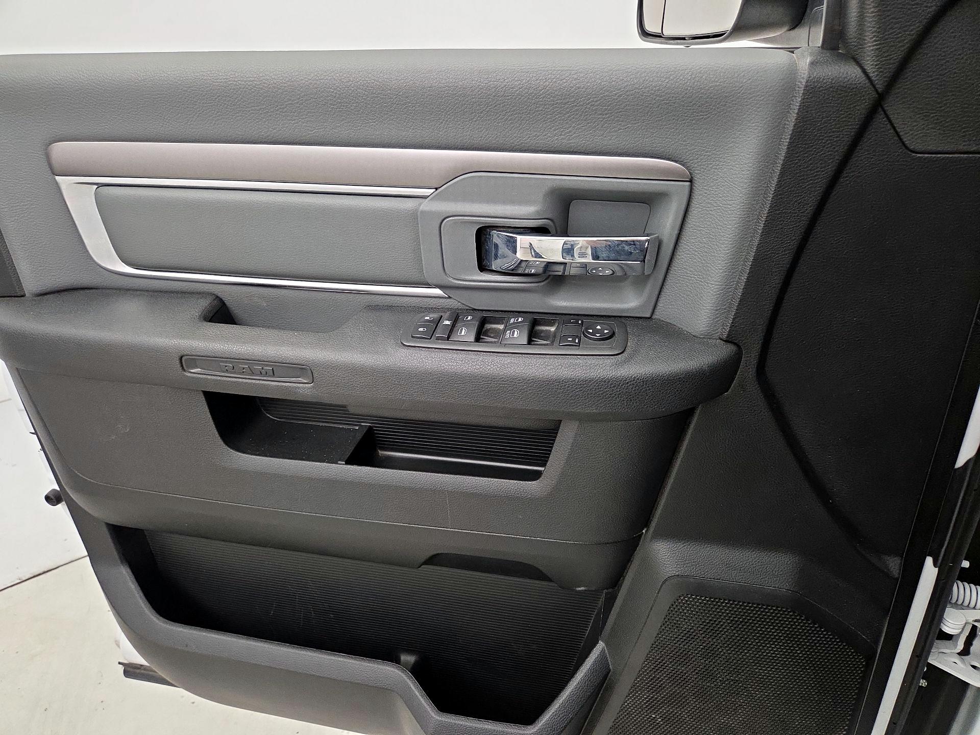 Thumbnail: 2023 RAM 1500 Classic - 12