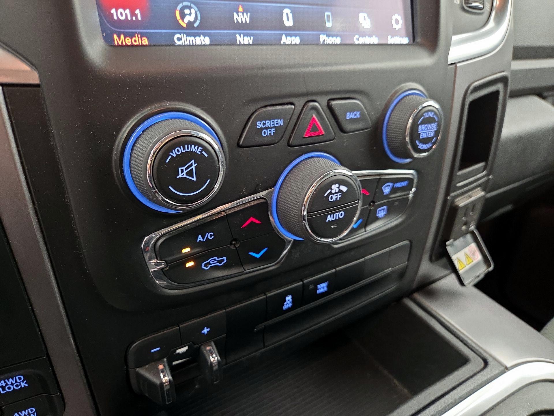 Thumbnail: 2023 RAM 1500 Classic - 16