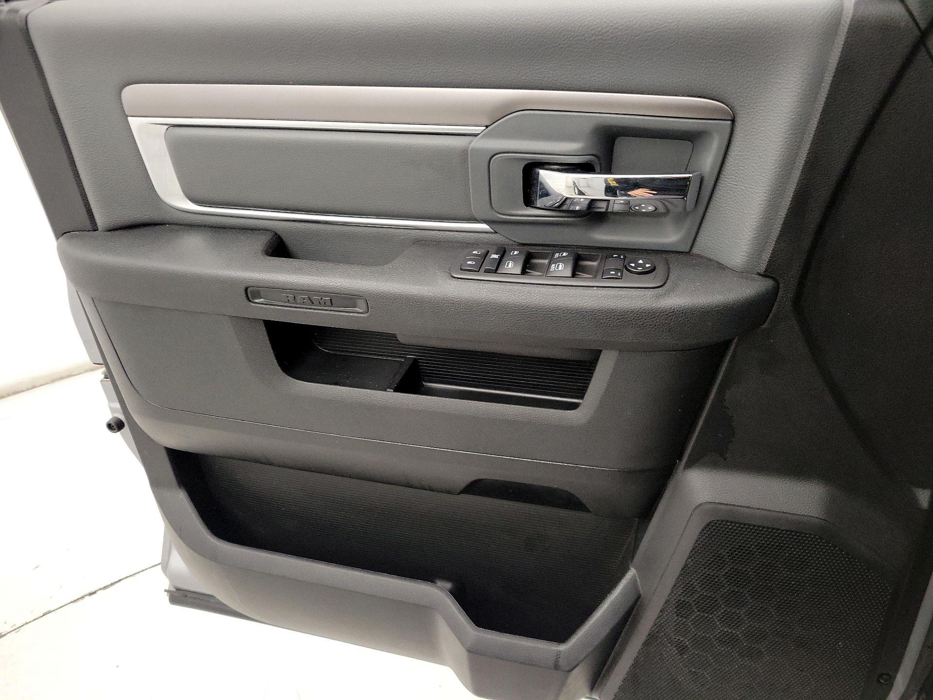 Thumbnail: 2023 RAM 1500 Classic - 12