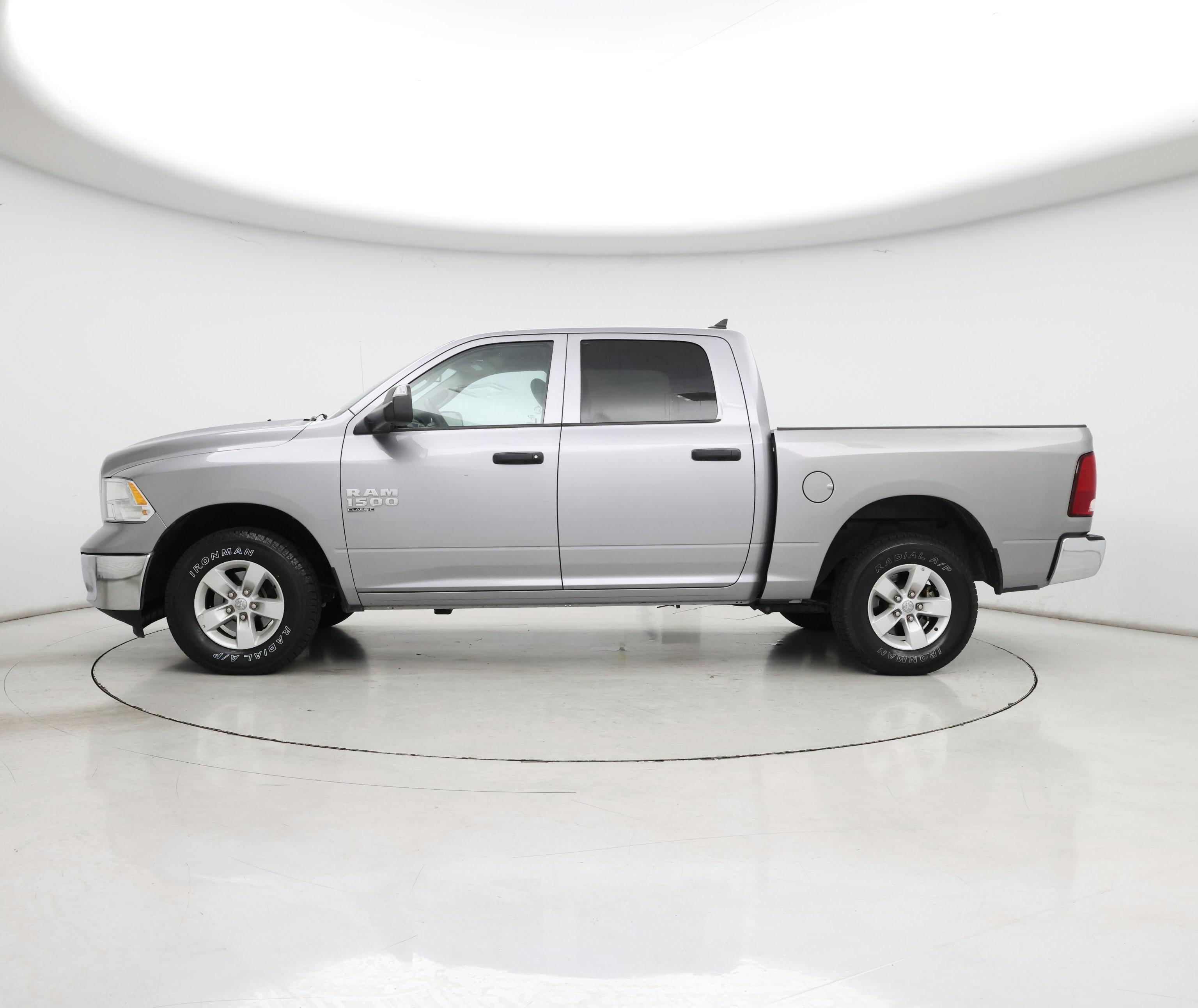 Thumbnail: 2023 RAM 1500 Classic - 3