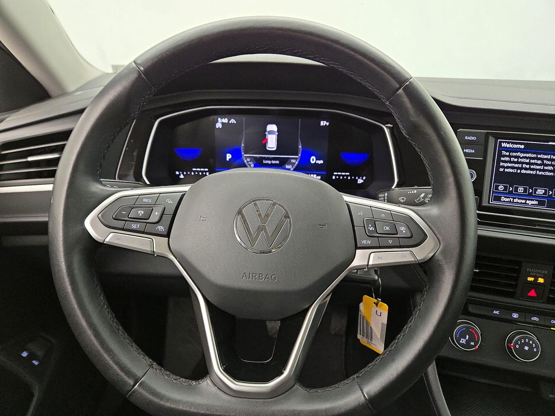 Thumbnail: 2024 Volkswagen Jetta - 10