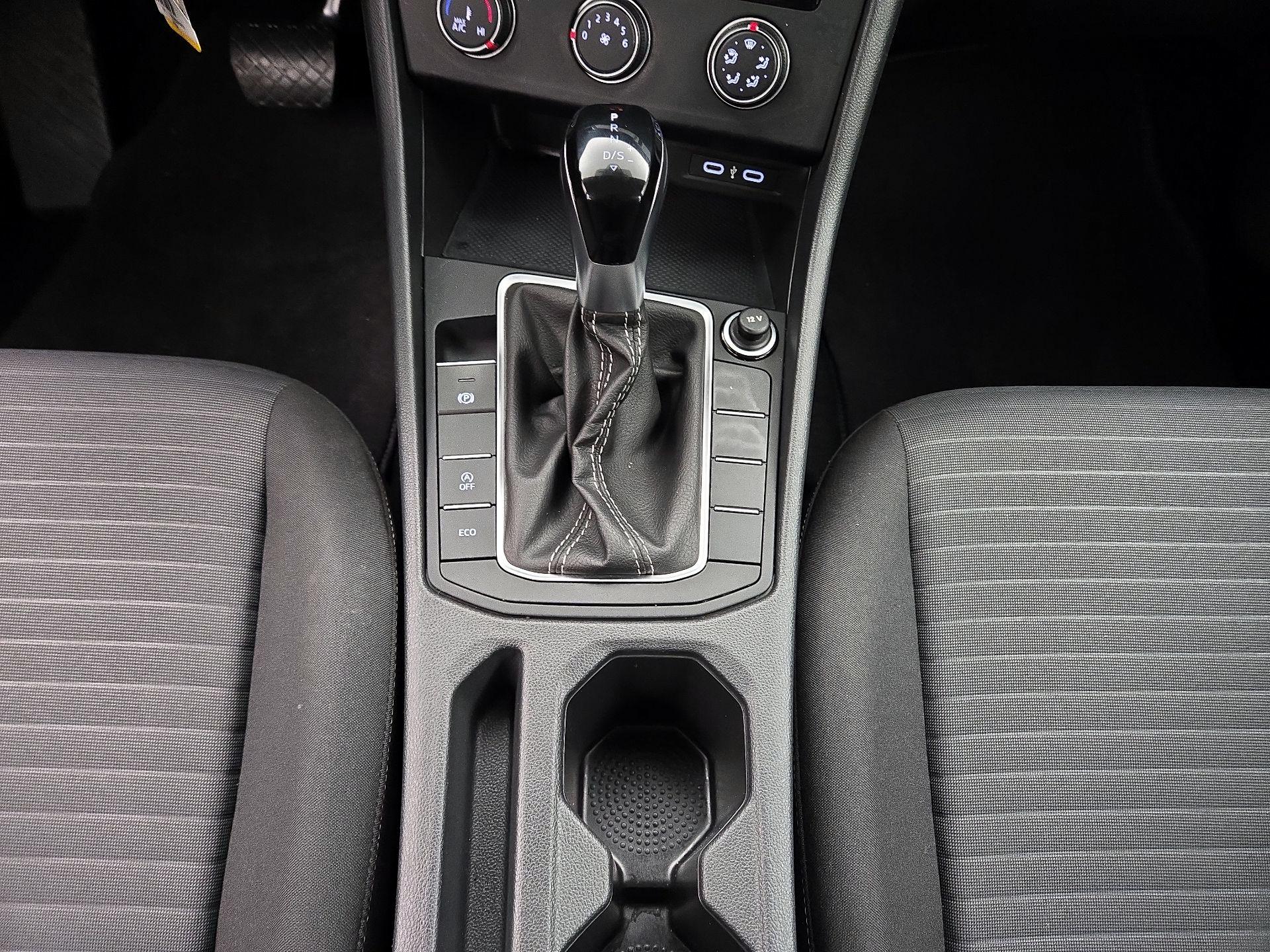 Thumbnail: 2024 Volkswagen Jetta - 17