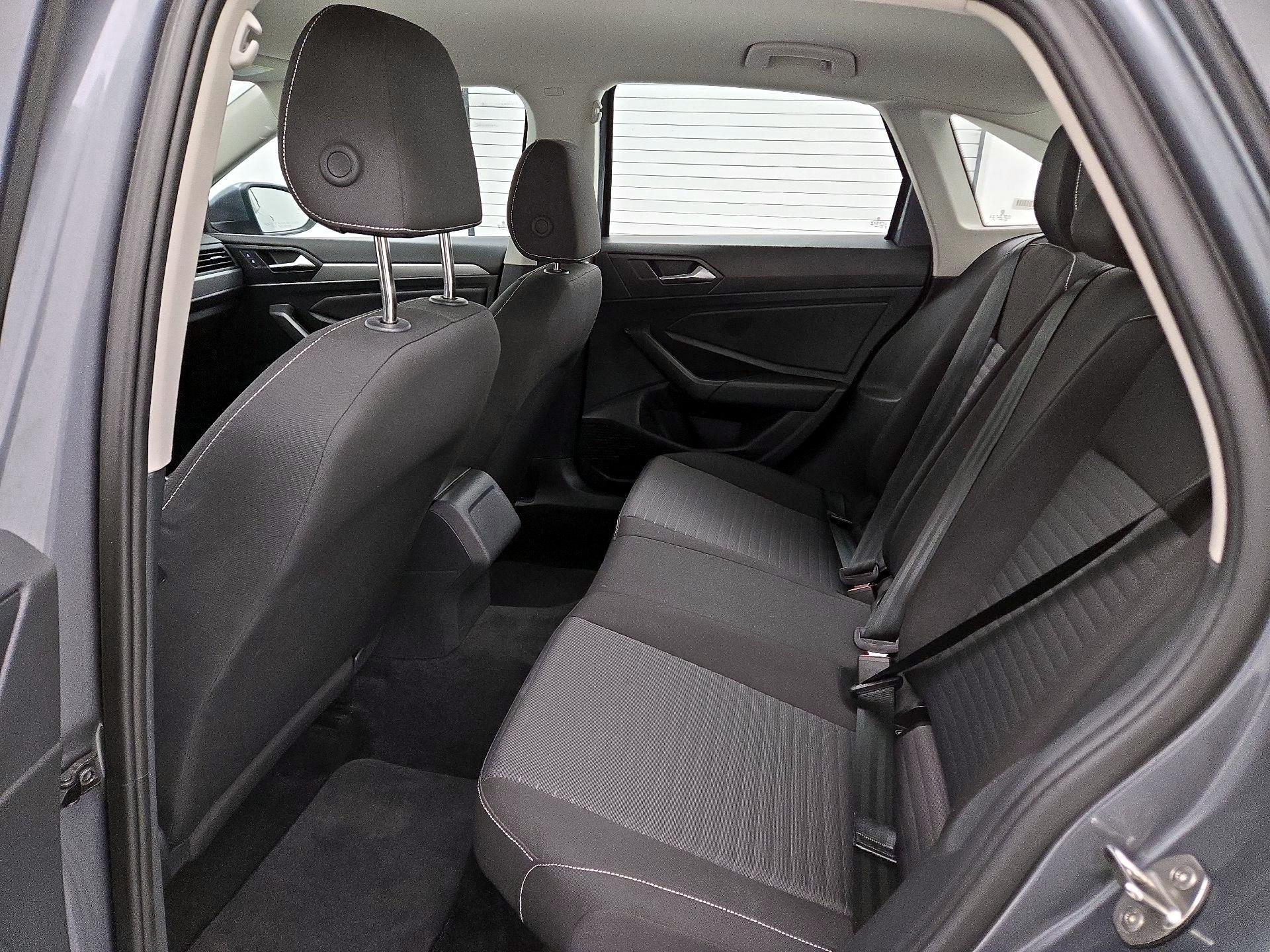 Thumbnail: 2024 Volkswagen Jetta - 18