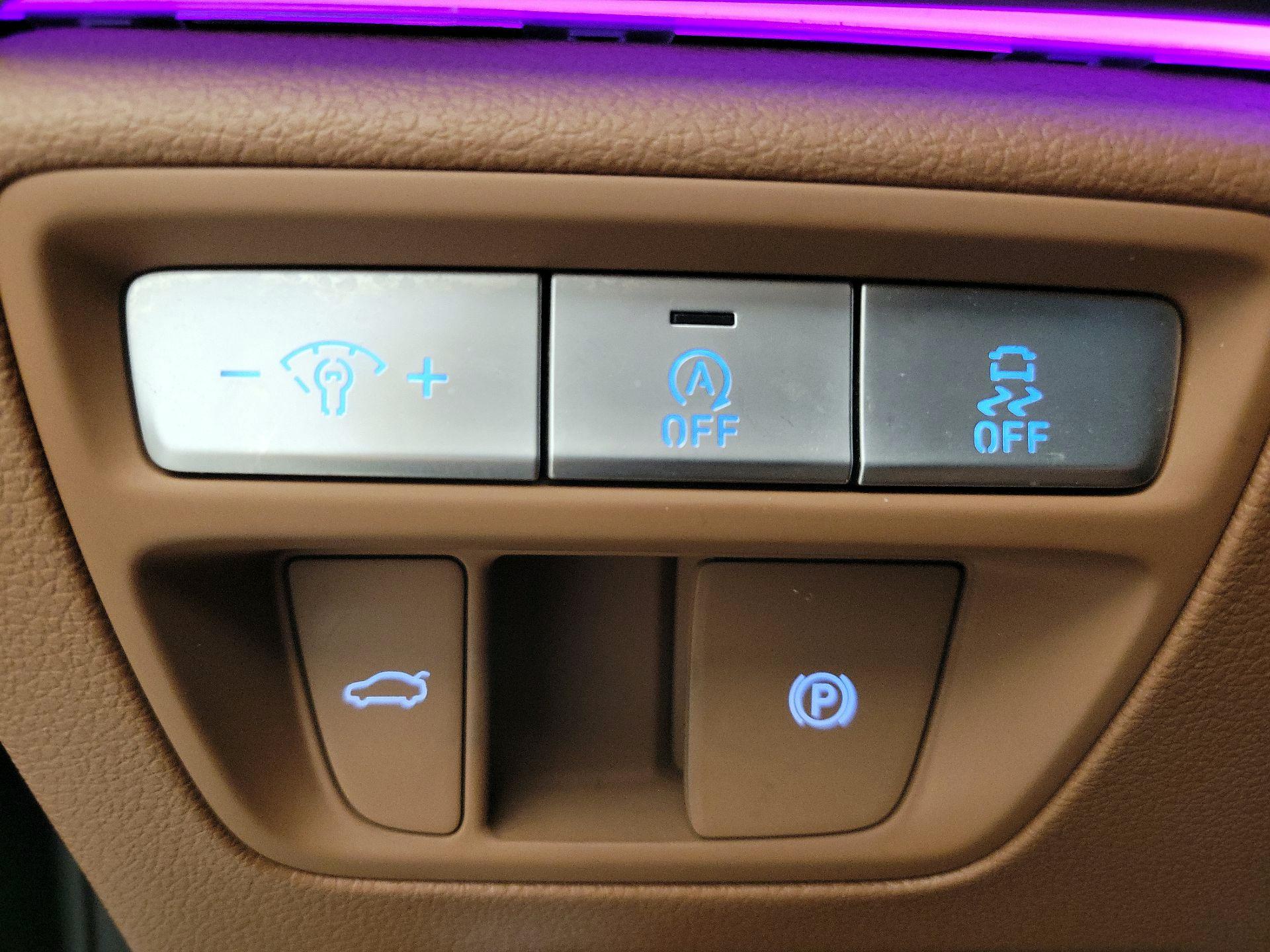 Thumbnail: 2023 Genesis G80 - 13