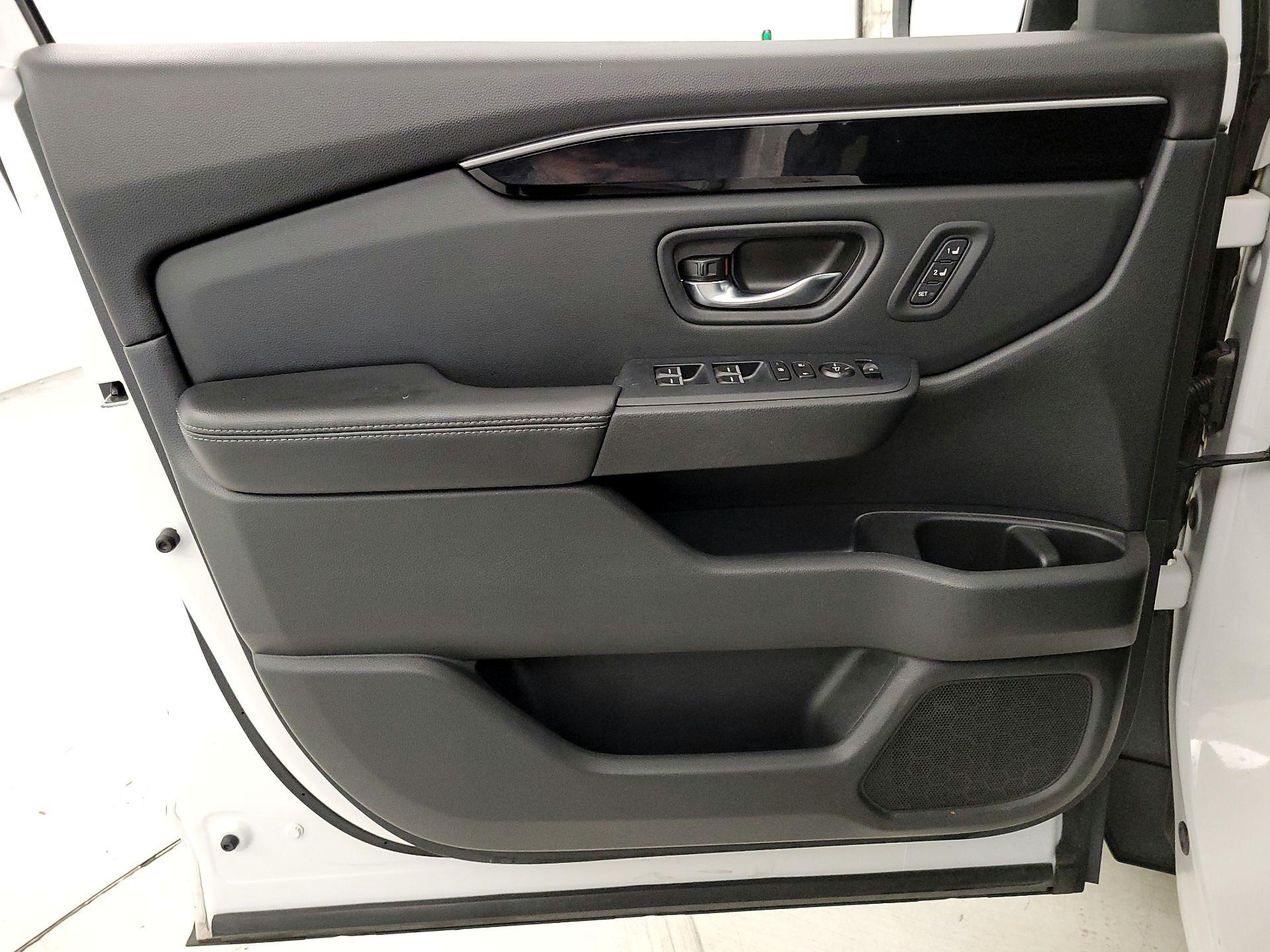 Thumbnail: 2023 Honda Pilot - 12