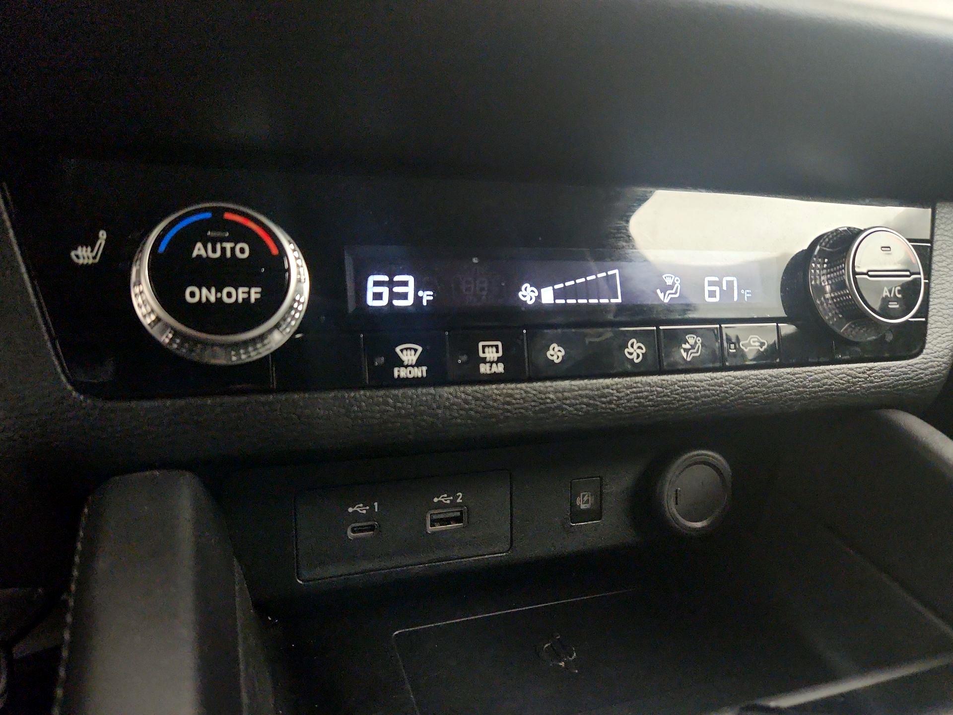 Thumbnail: 2024 Mitsubishi Outlander - 17