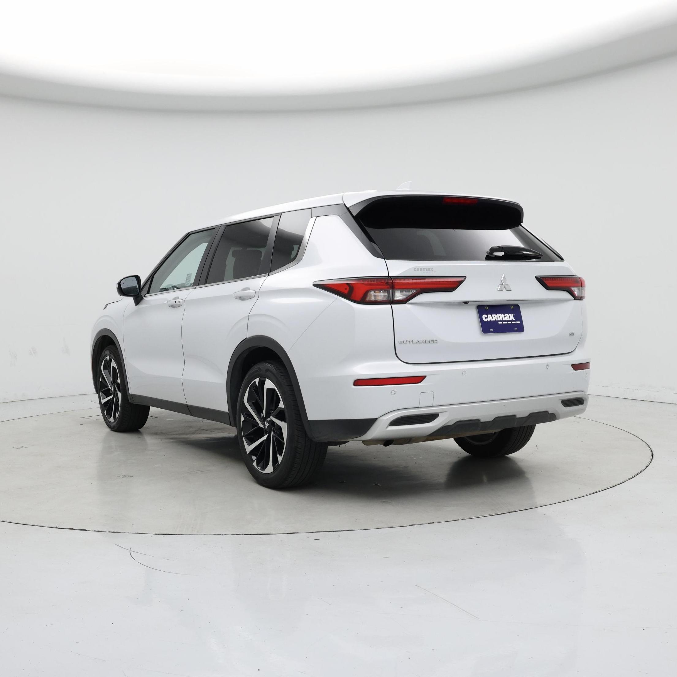 Thumbnail: 2024 Mitsubishi Outlander - 2