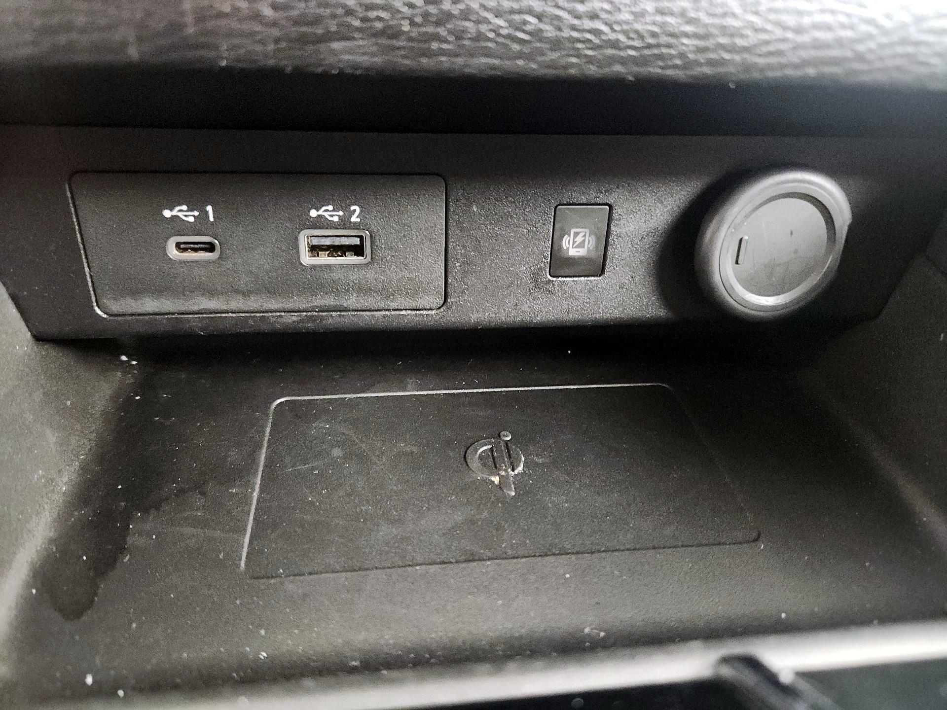 Thumbnail: 2024 Mitsubishi Outlander - 19