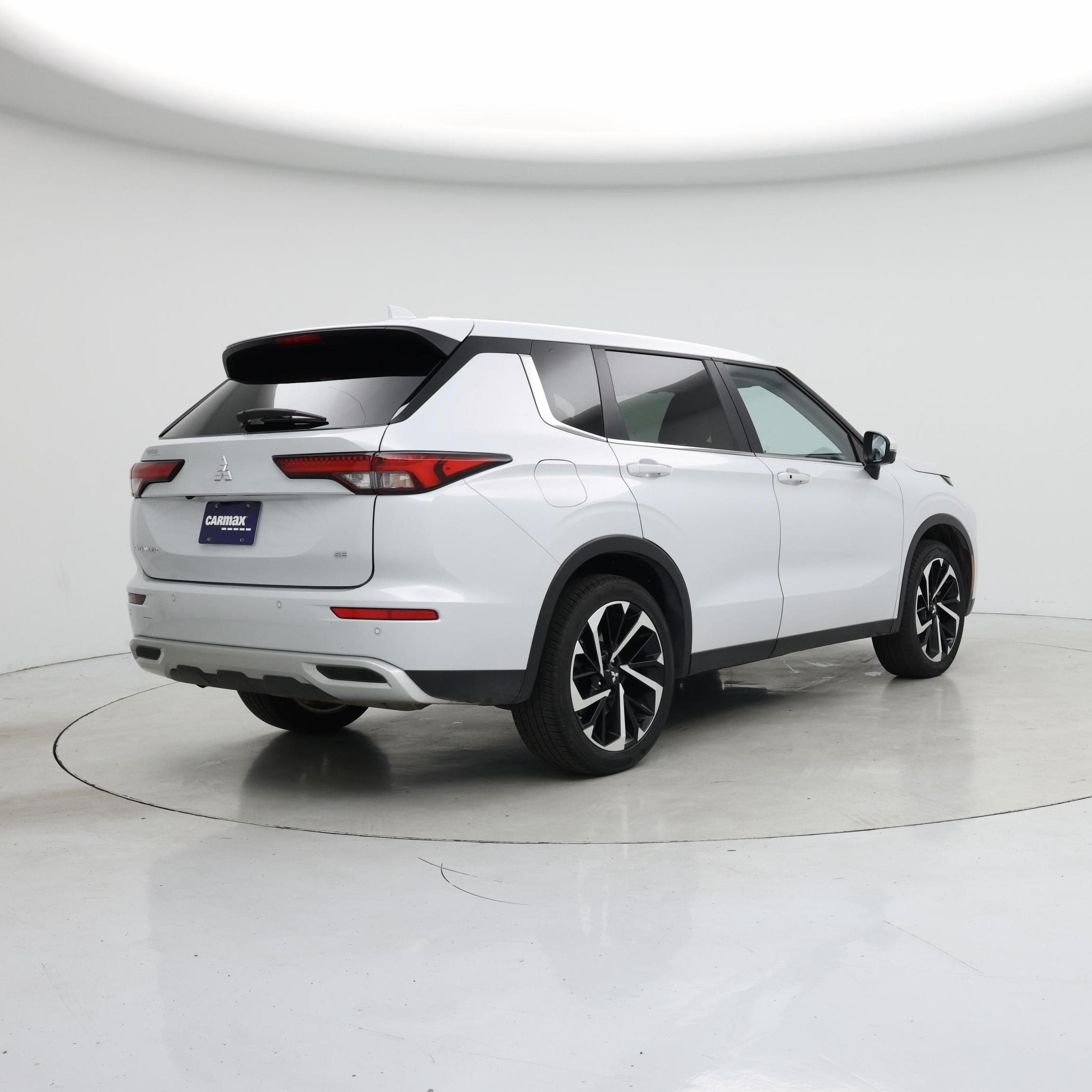 Thumbnail: 2024 Mitsubishi Outlander - 8