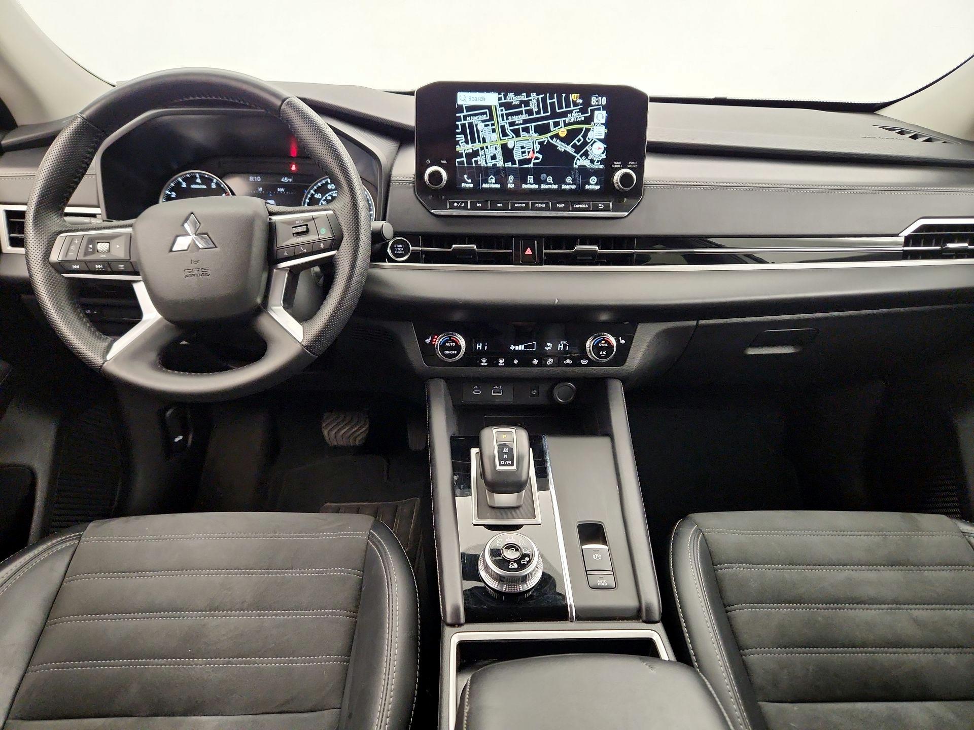 Thumbnail: 2024 Mitsubishi Outlander - 9