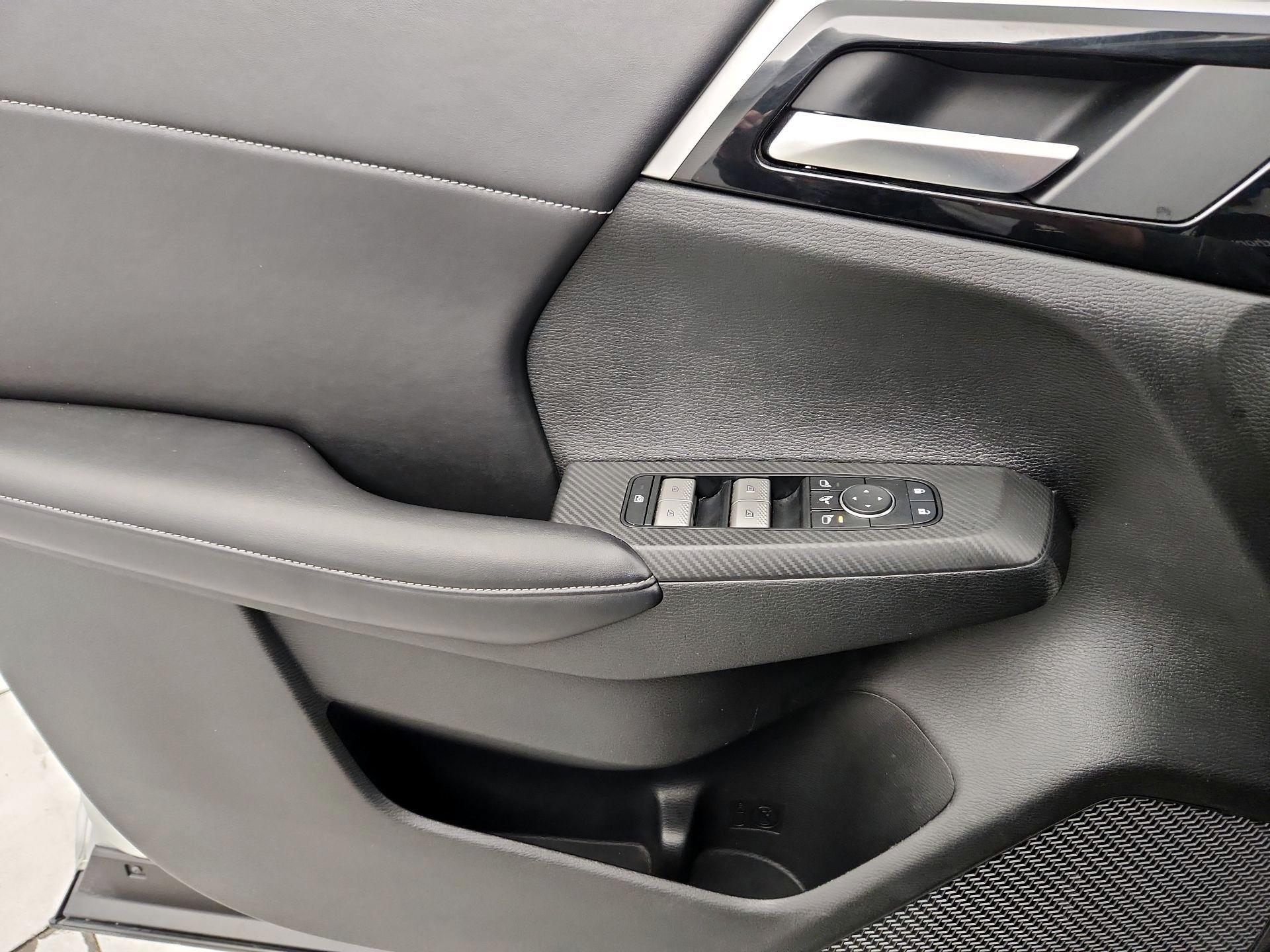 Thumbnail: 2024 Mitsubishi Outlander - 12