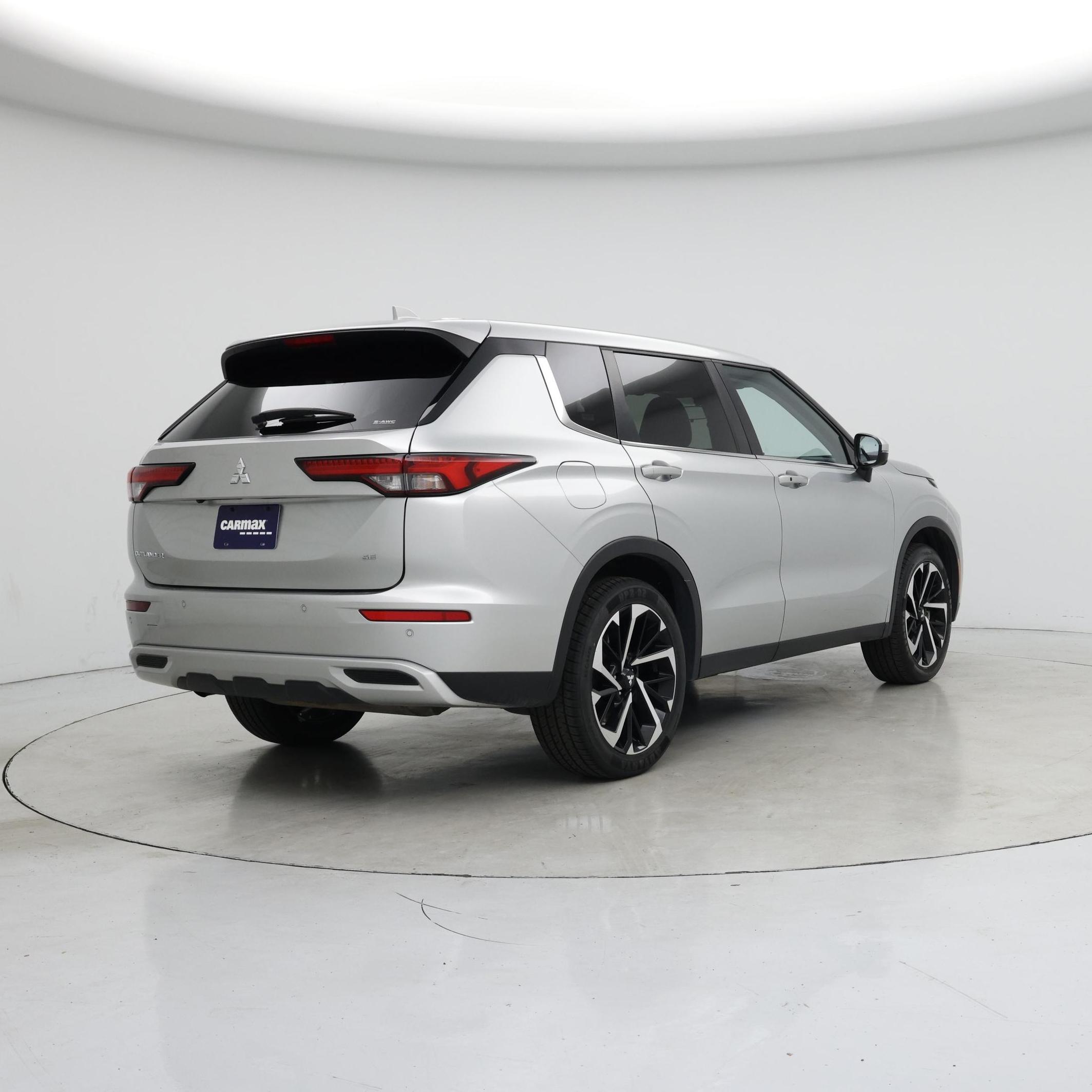 Thumbnail: 2024 Mitsubishi Outlander - 8