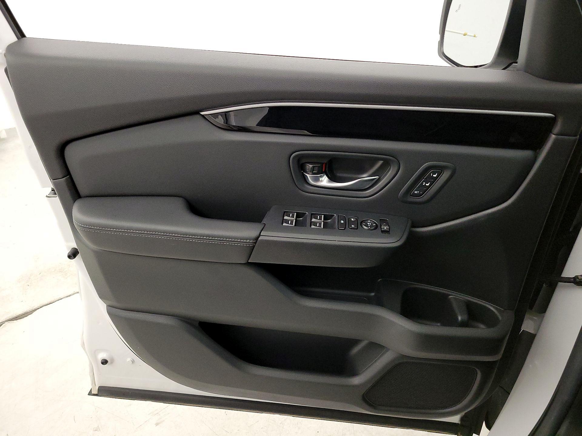 Thumbnail: 2025 Honda Pilot - 12