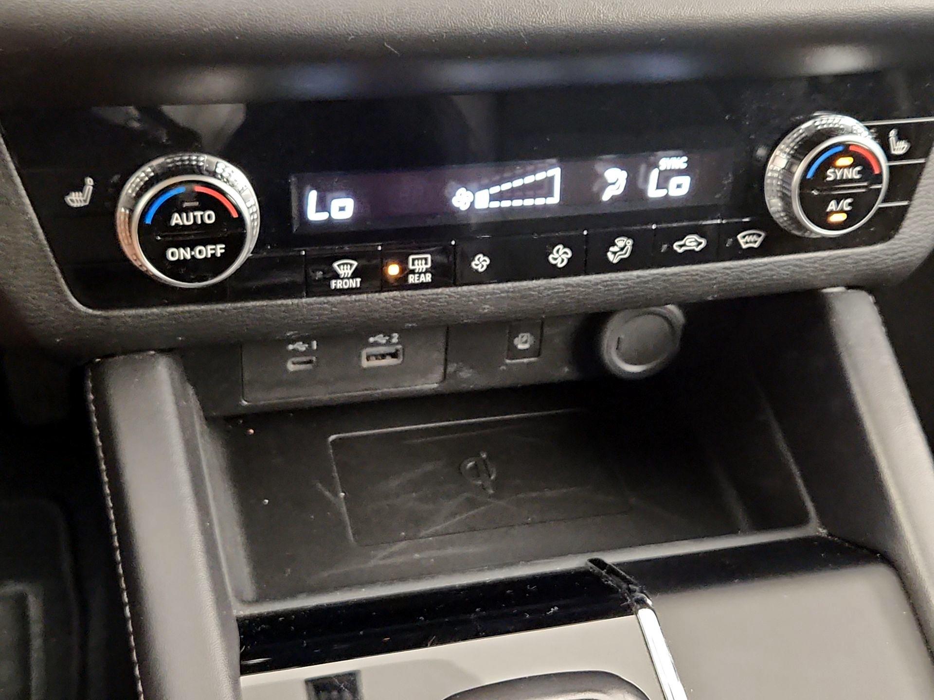 Thumbnail: 2024 Mitsubishi Outlander - 17