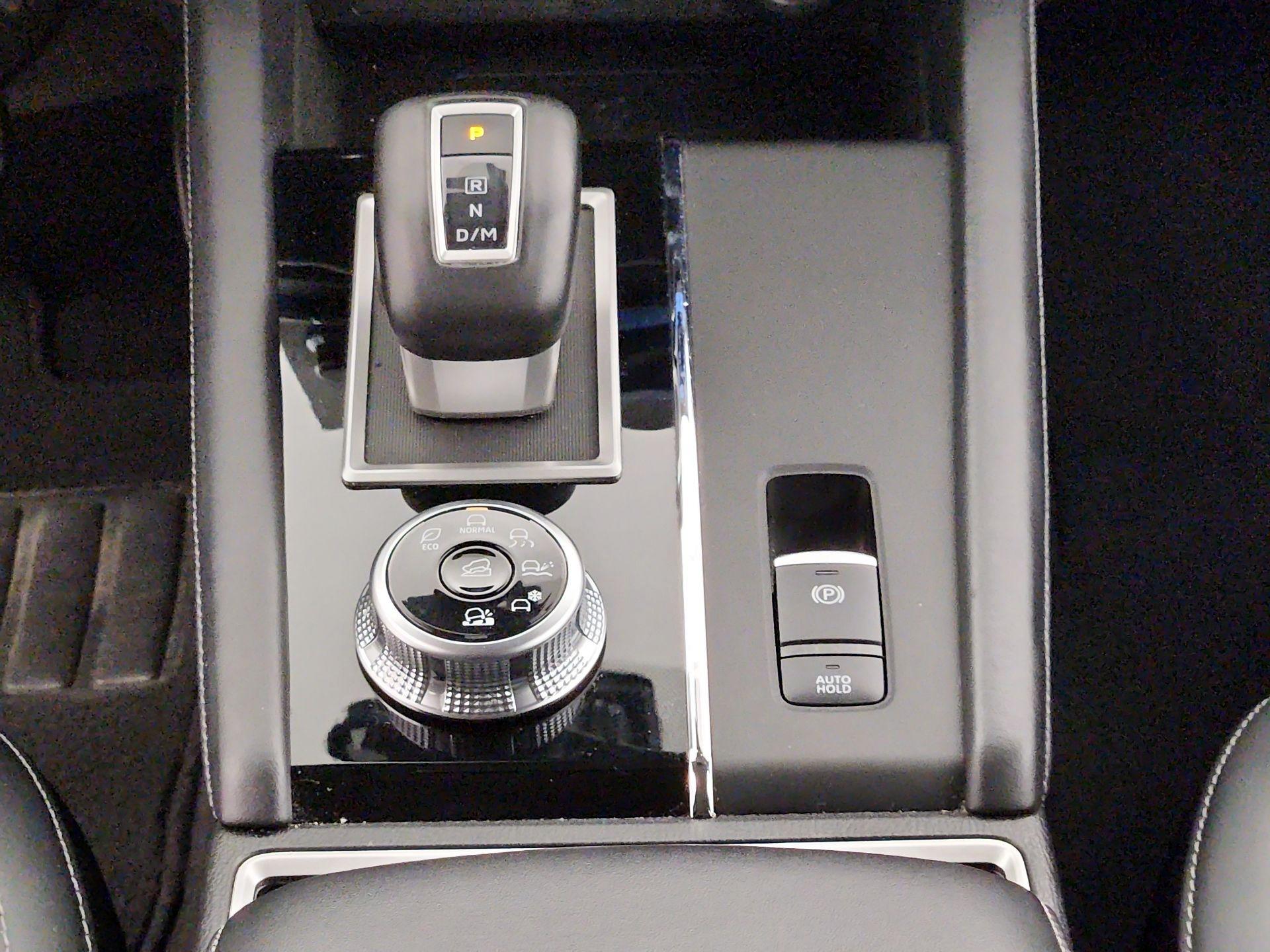 Thumbnail: 2024 Mitsubishi Outlander - 18