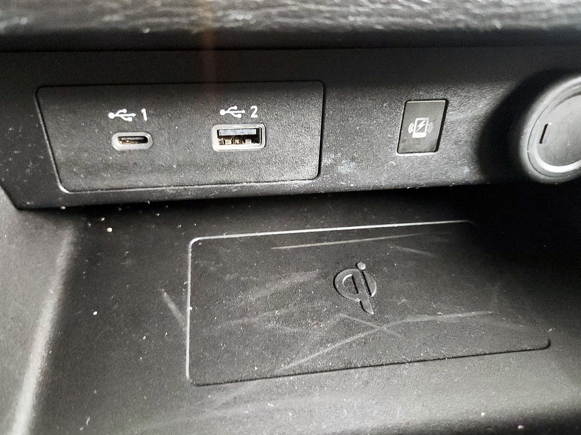 Thumbnail: 2024 Mitsubishi Outlander - 19