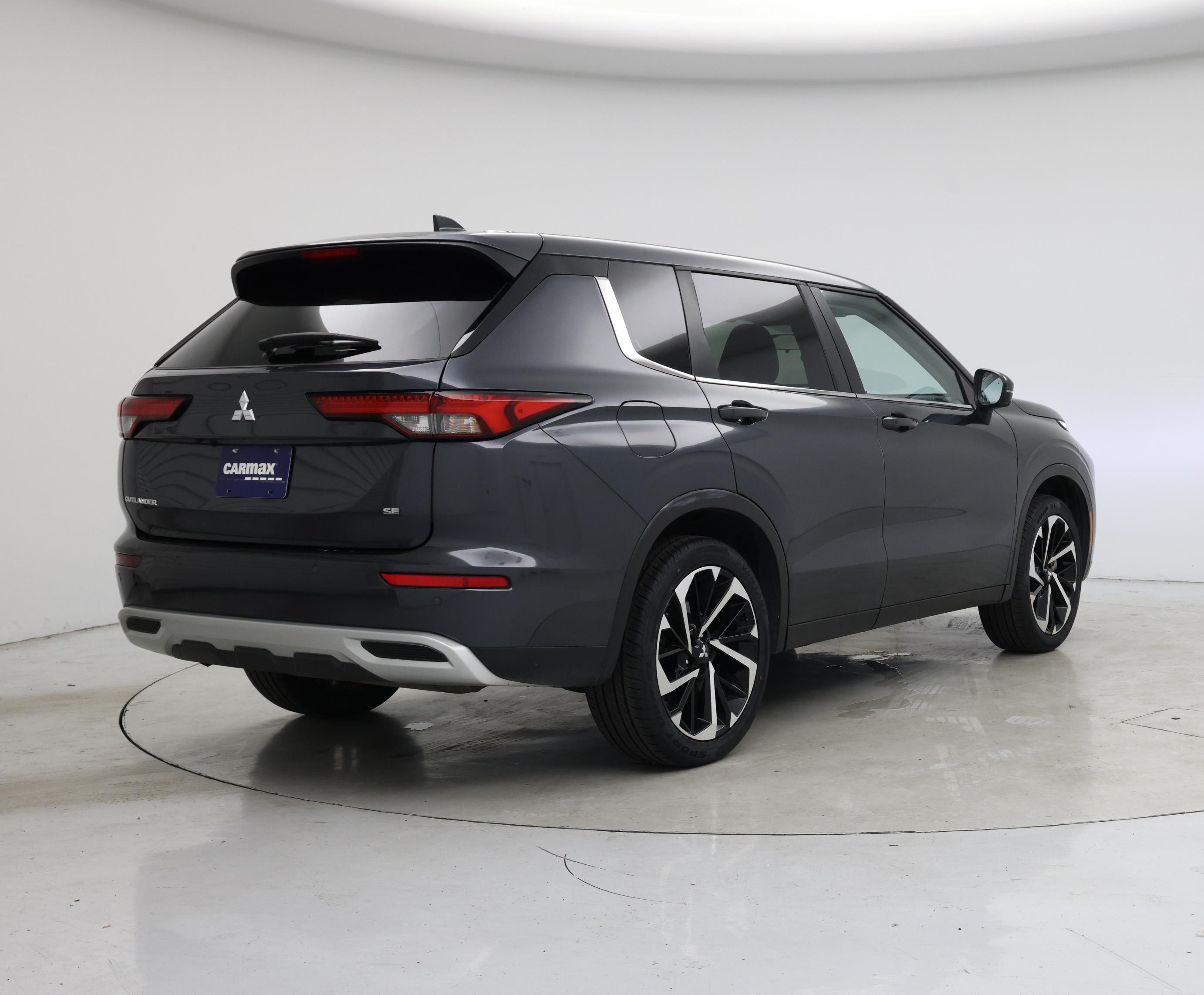 Thumbnail: 2024 Mitsubishi Outlander - 8