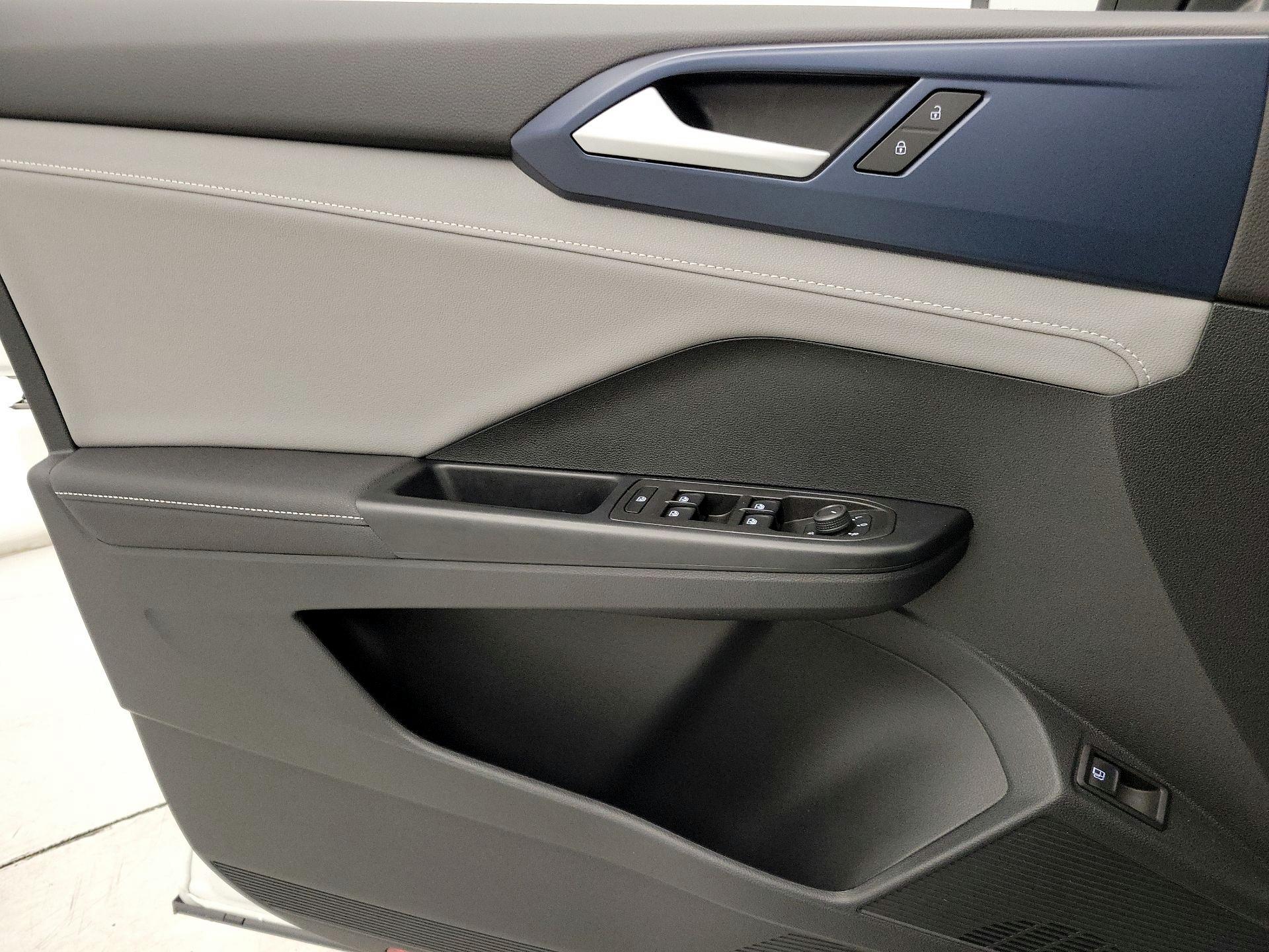 Thumbnail: 2024 Volkswagen Taos - 12