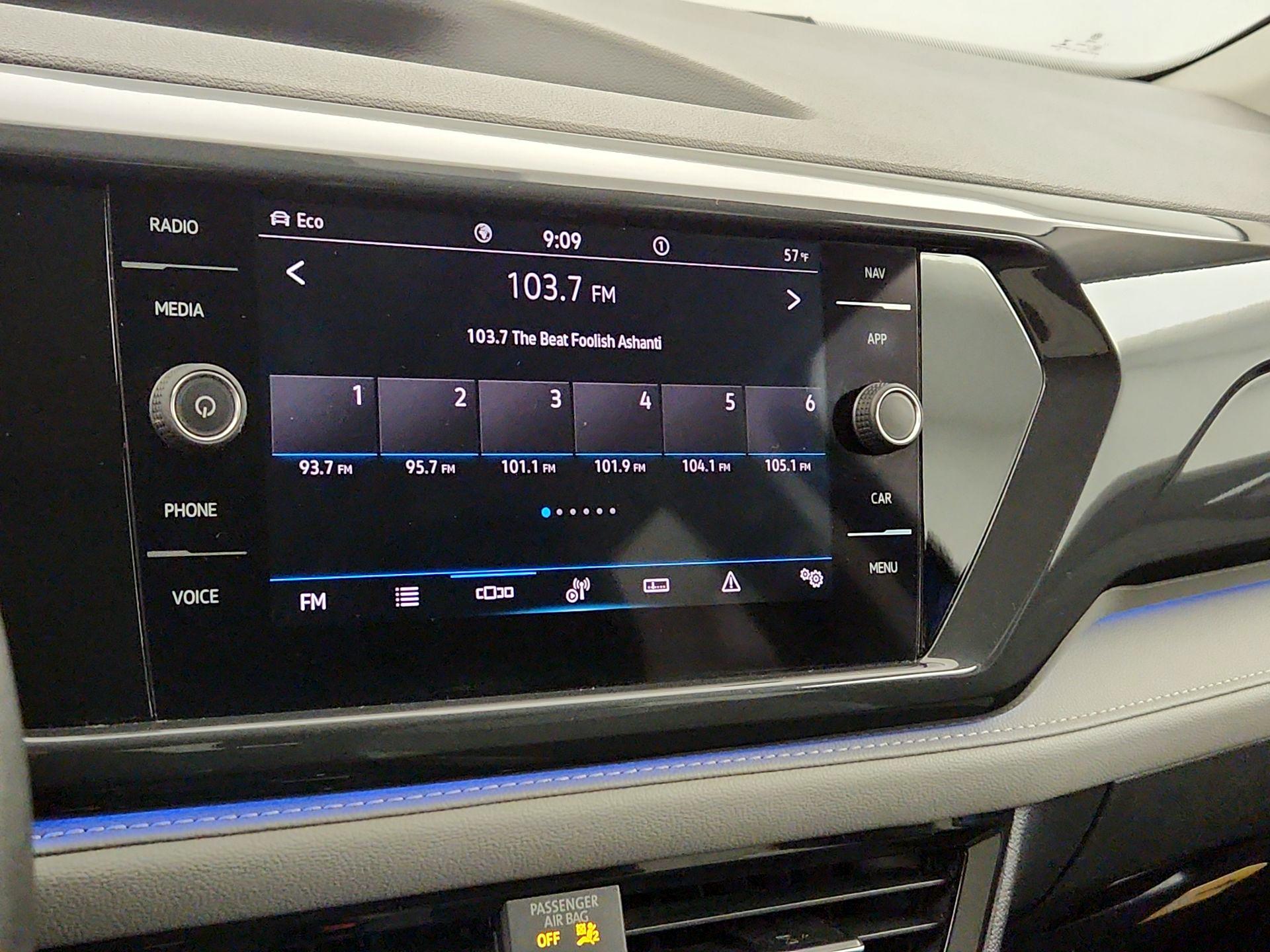 Thumbnail: 2022 Volkswagen Taos - 16