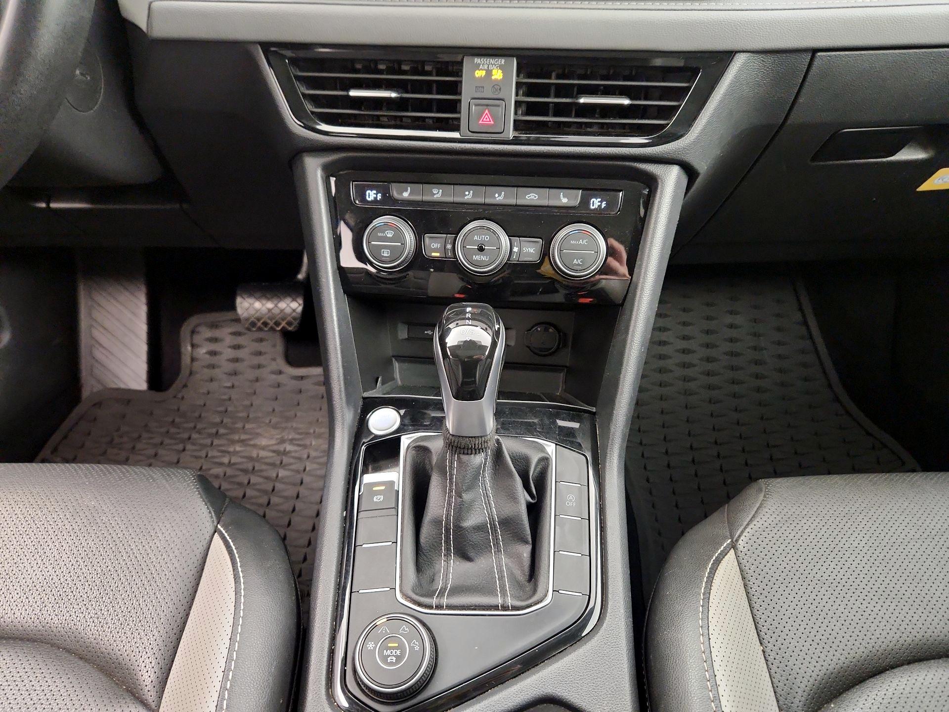 Thumbnail: 2022 Volkswagen Taos - 18