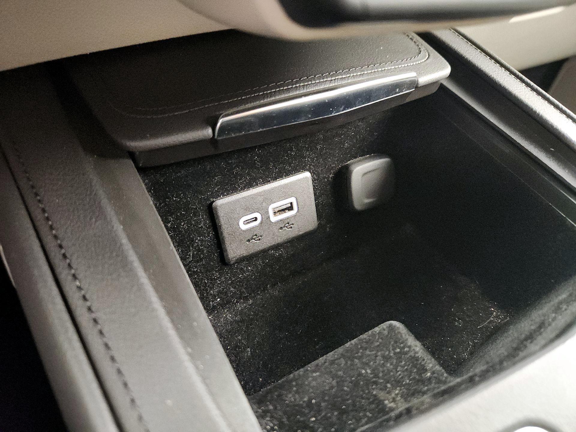 Thumbnail: 2023 Cadillac XT4 - 18