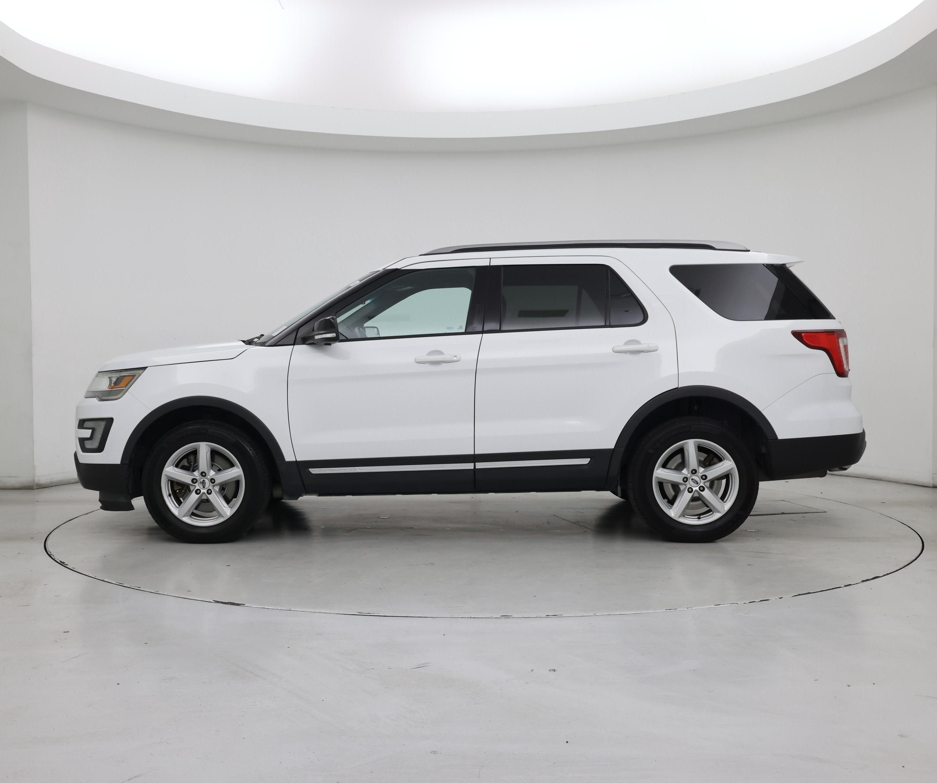 Thumbnail: 2017 Ford Explorer - 3