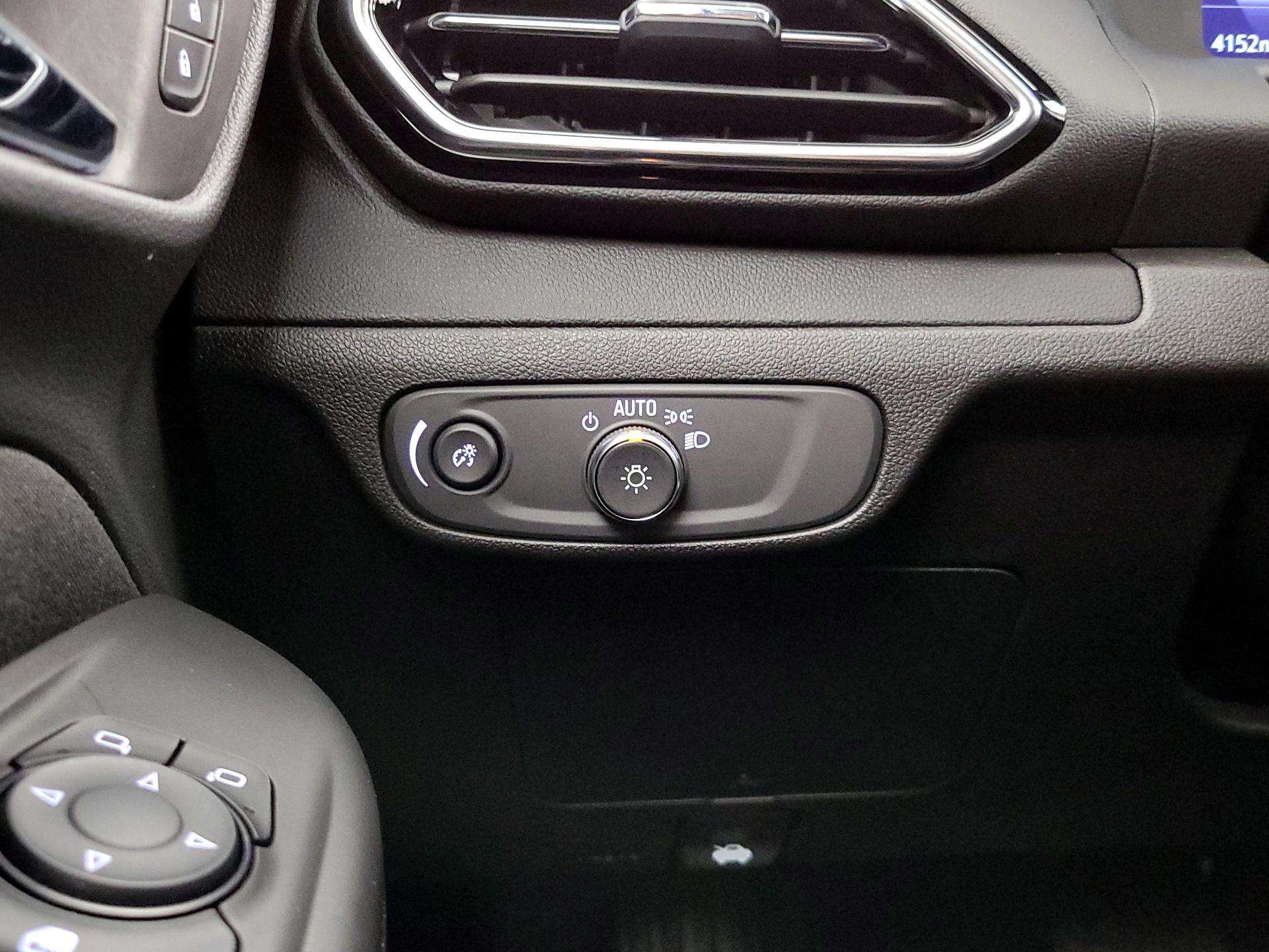 Thumbnail: 2023 Chevrolet Bolt EUV - 13