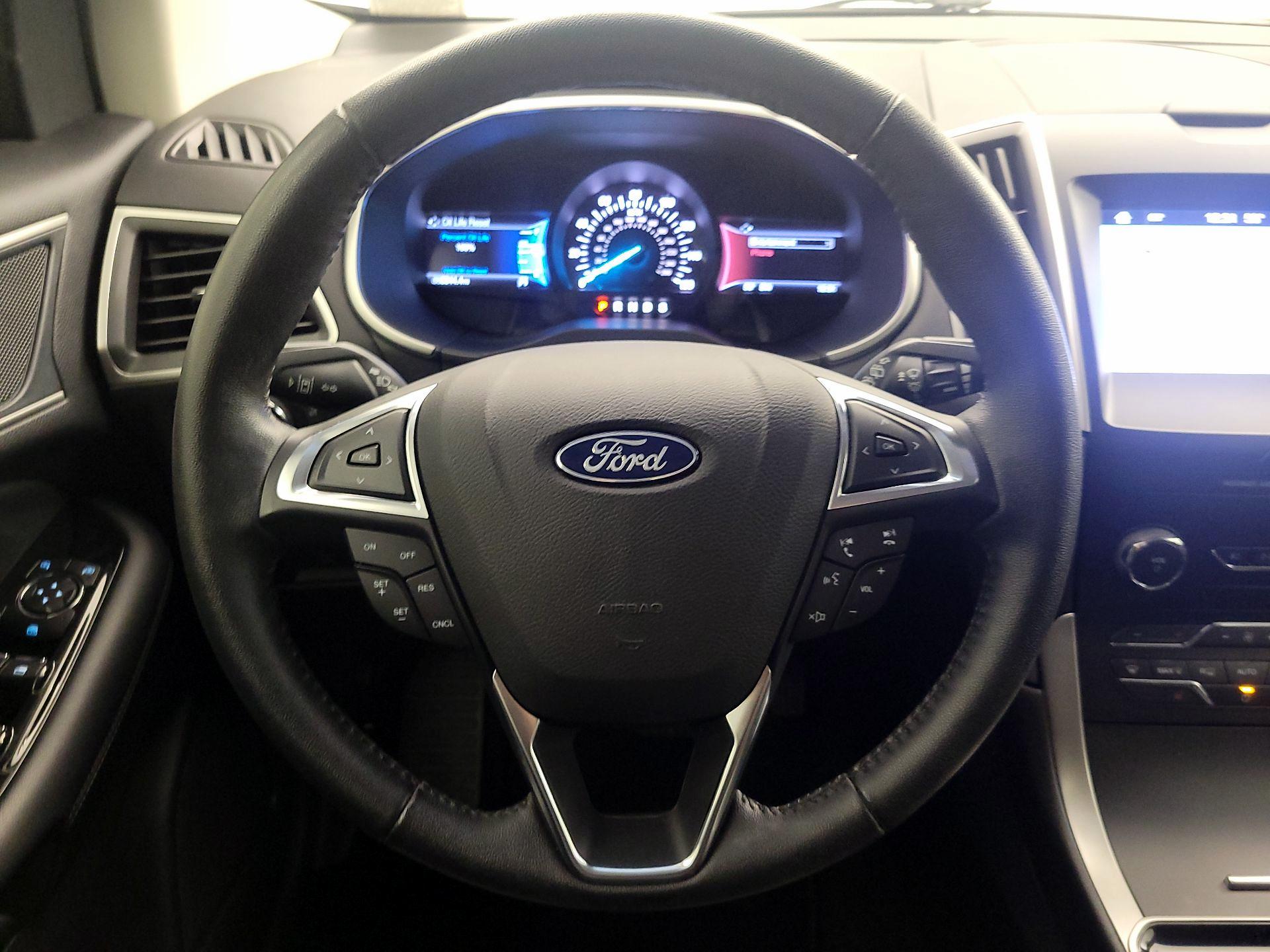 Thumbnail: 2019 Ford Edge - 10