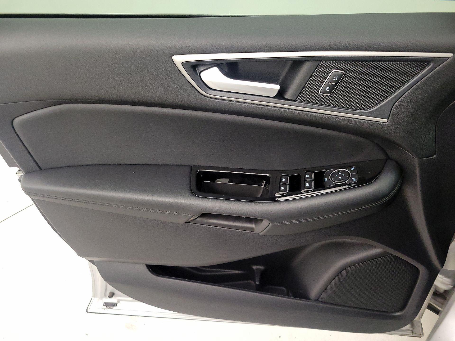 Thumbnail: 2019 Ford Edge - 12