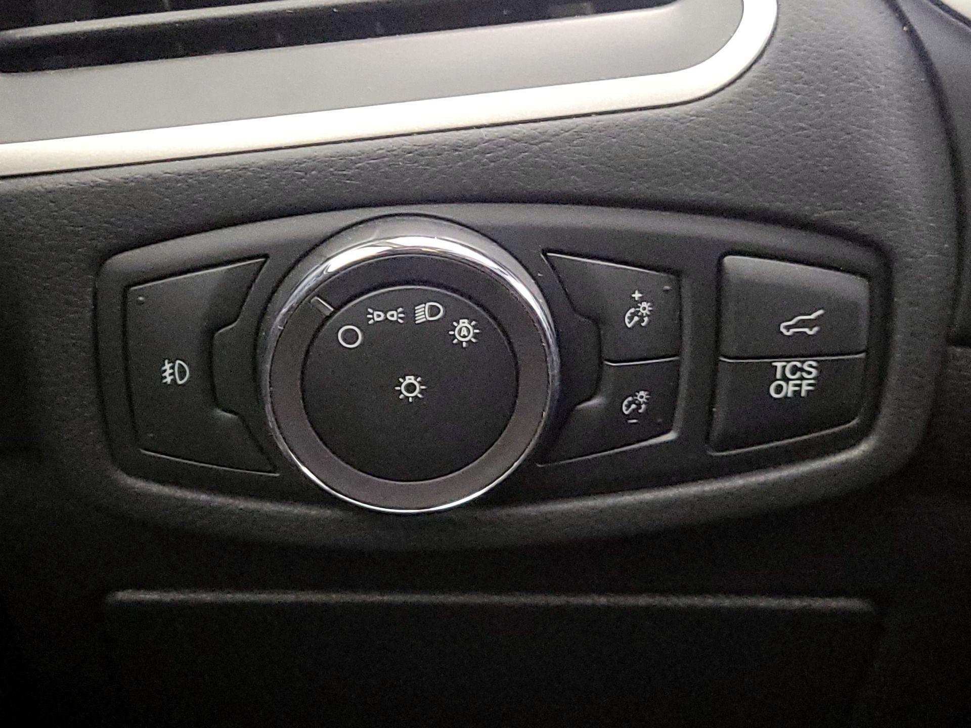 Thumbnail: 2019 Ford Edge - 13