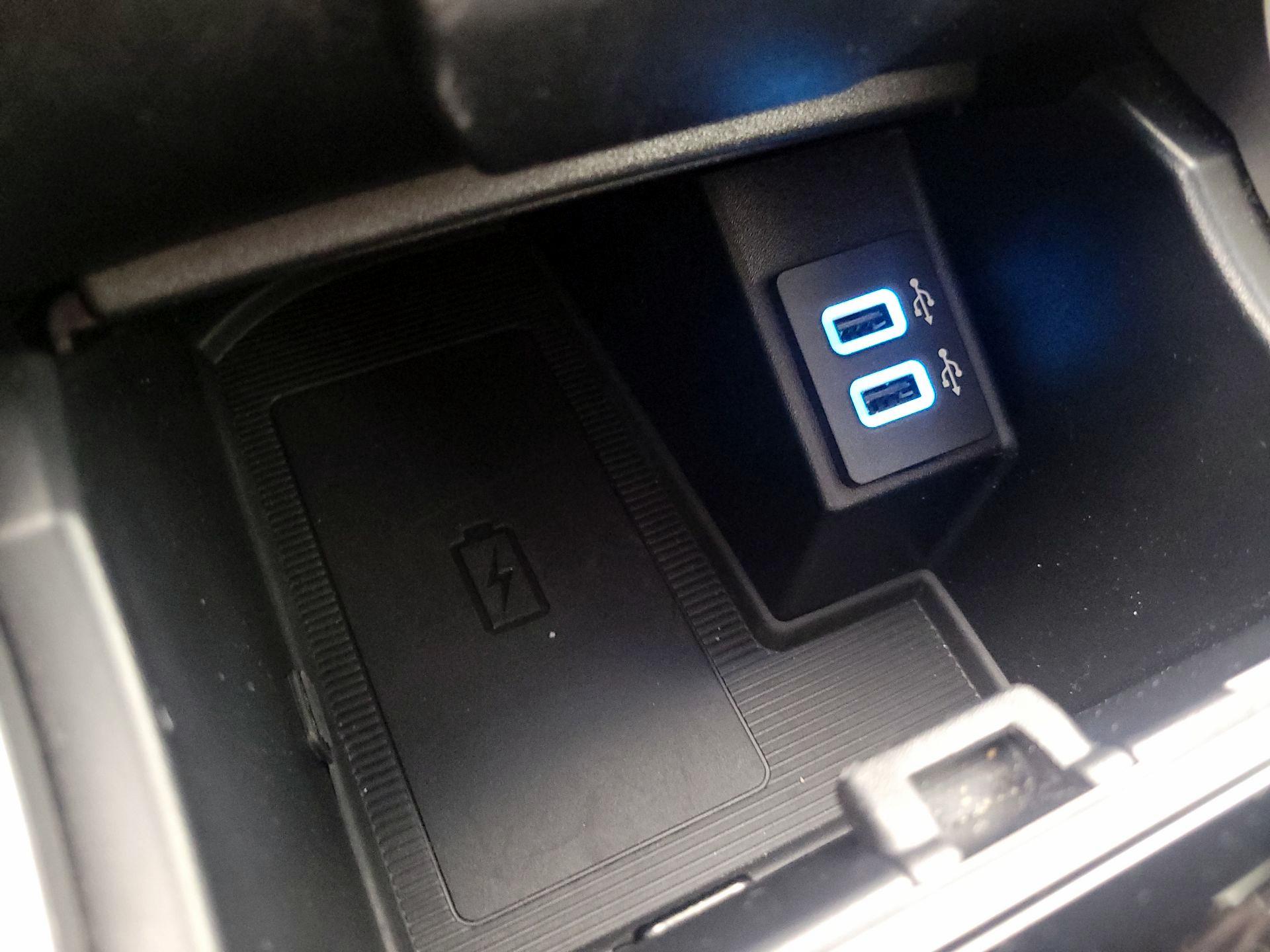 Thumbnail: 2019 Ford Edge - 18