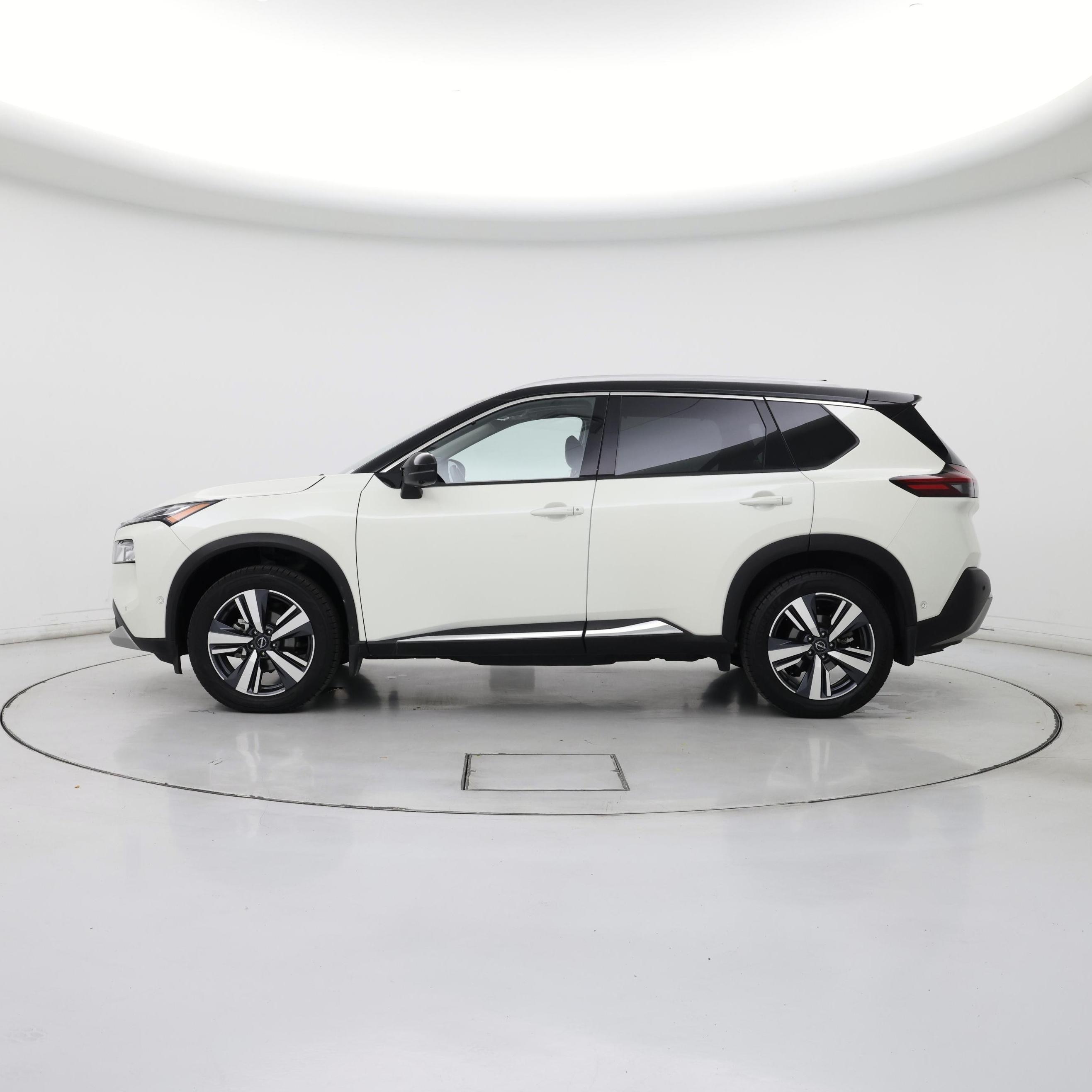 Thumbnail: 2022 Nissan Rogue - 3