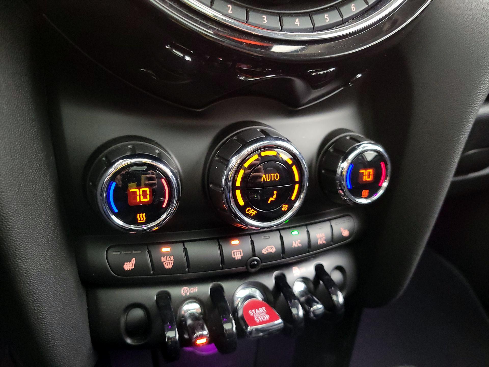 Thumbnail: 2019 MINI Cooper Hardtop - 16