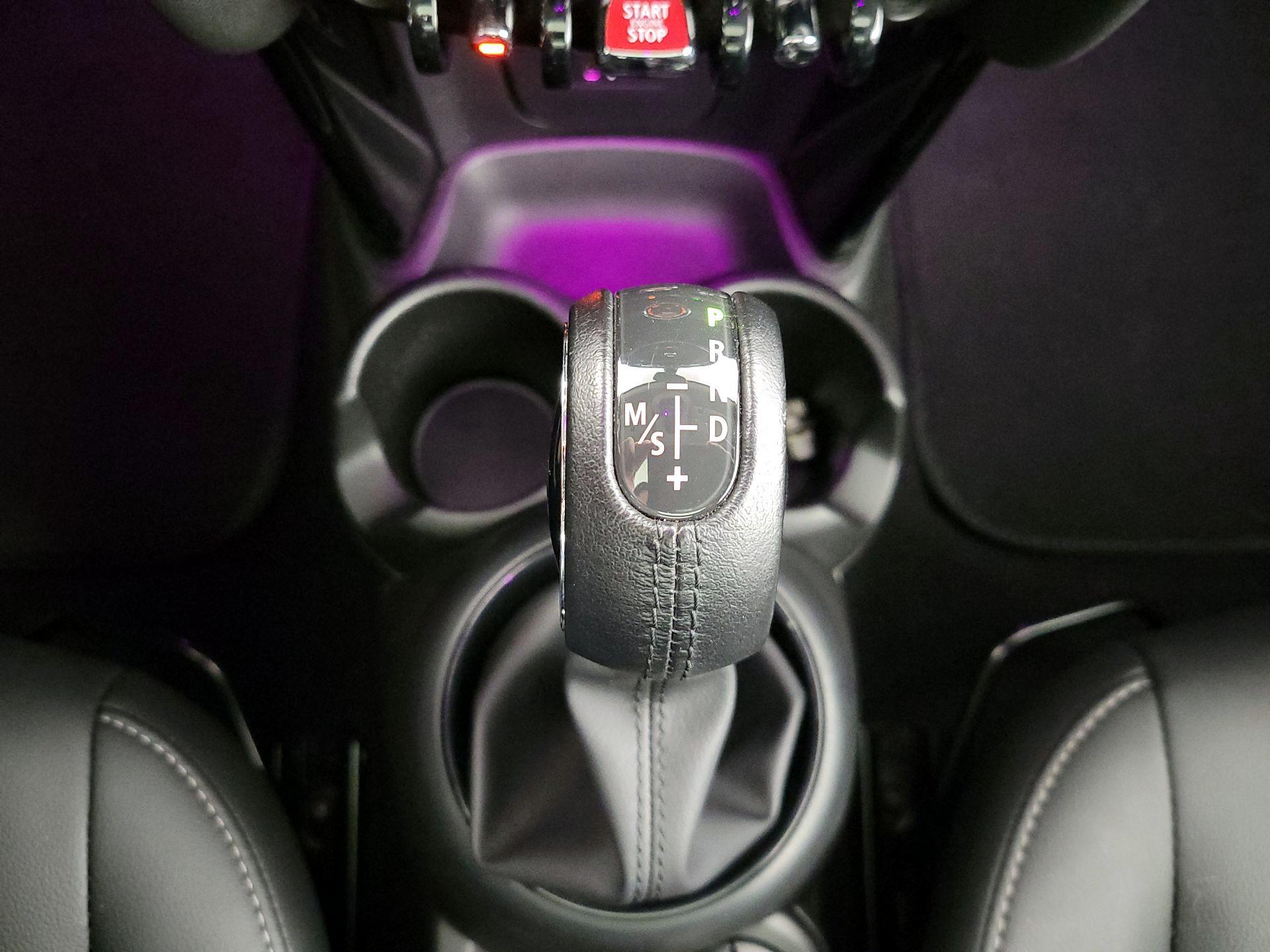 Thumbnail: 2019 MINI Cooper Hardtop - 17