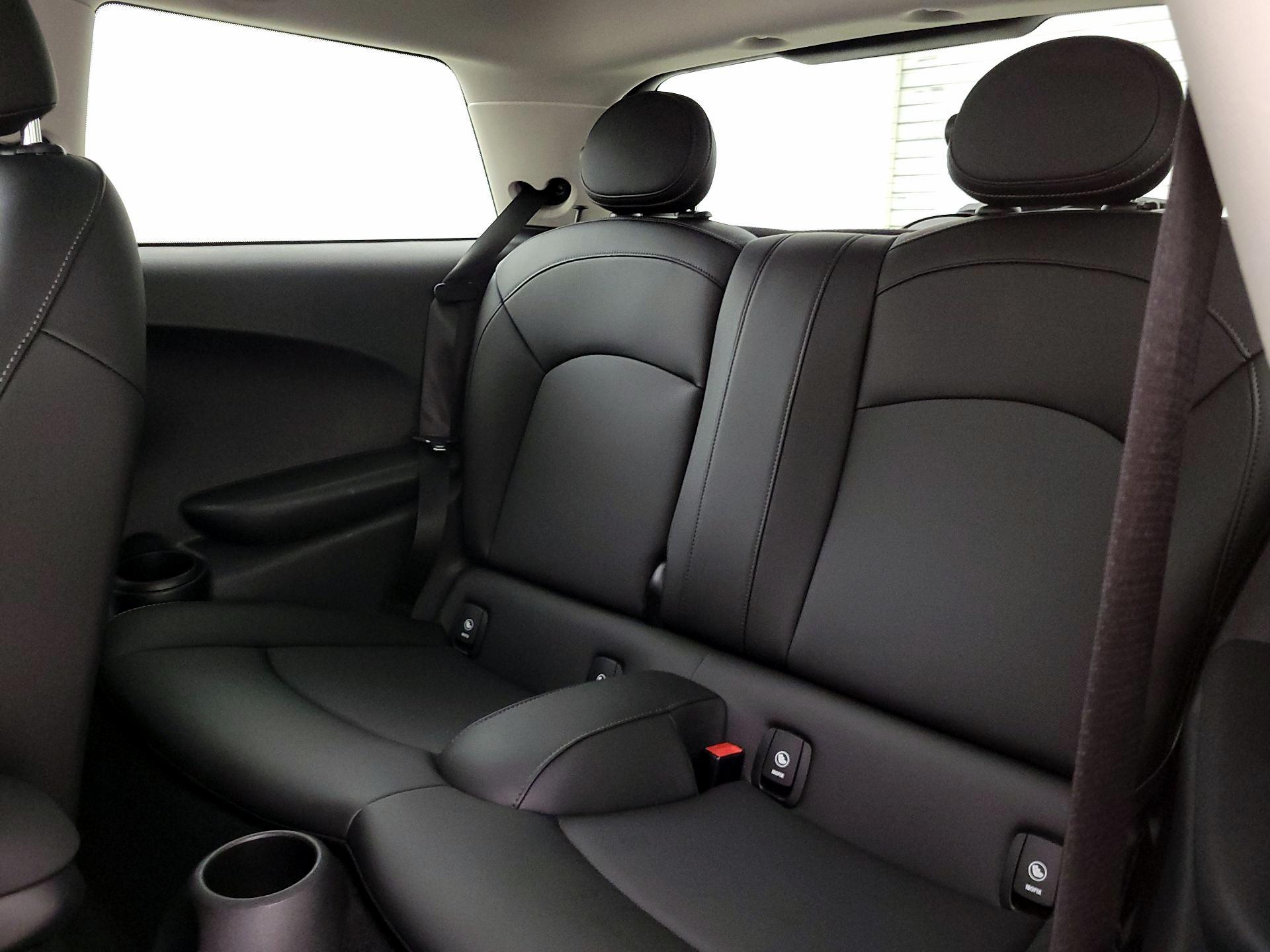 Thumbnail: 2019 MINI Cooper Hardtop - 20