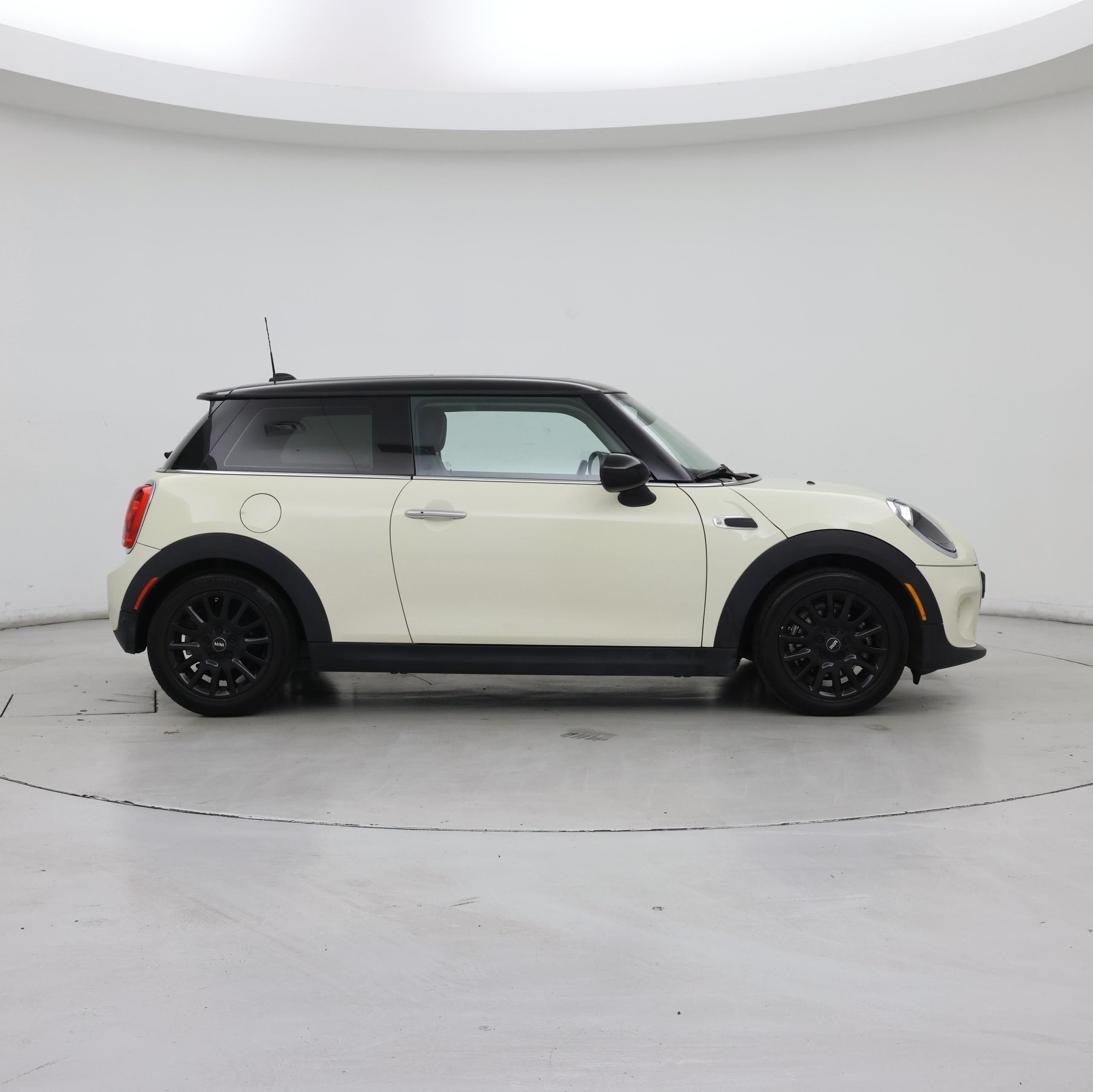 Thumbnail: 2019 MINI Cooper Hardtop - 7