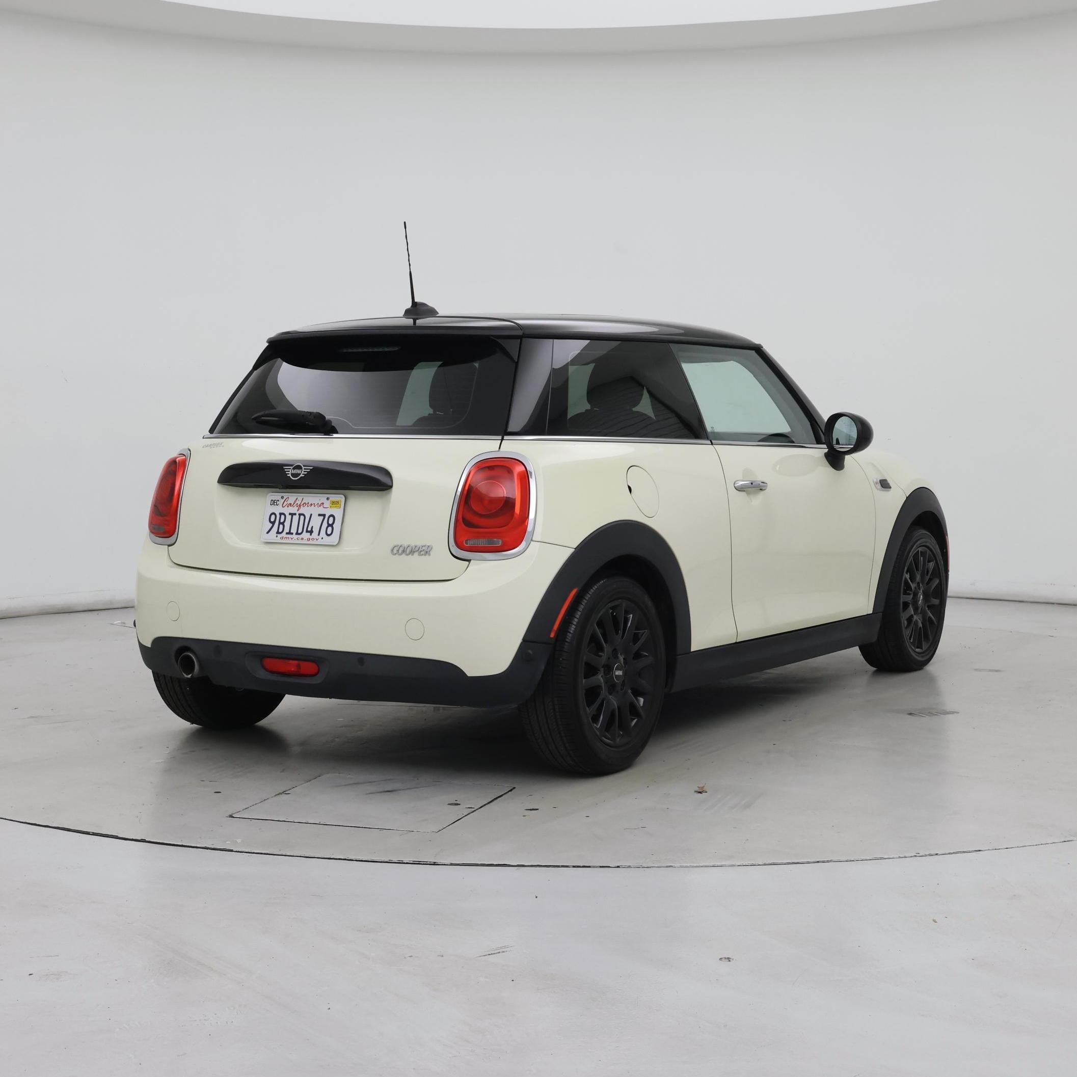 Thumbnail: 2019 MINI Cooper Hardtop - 8