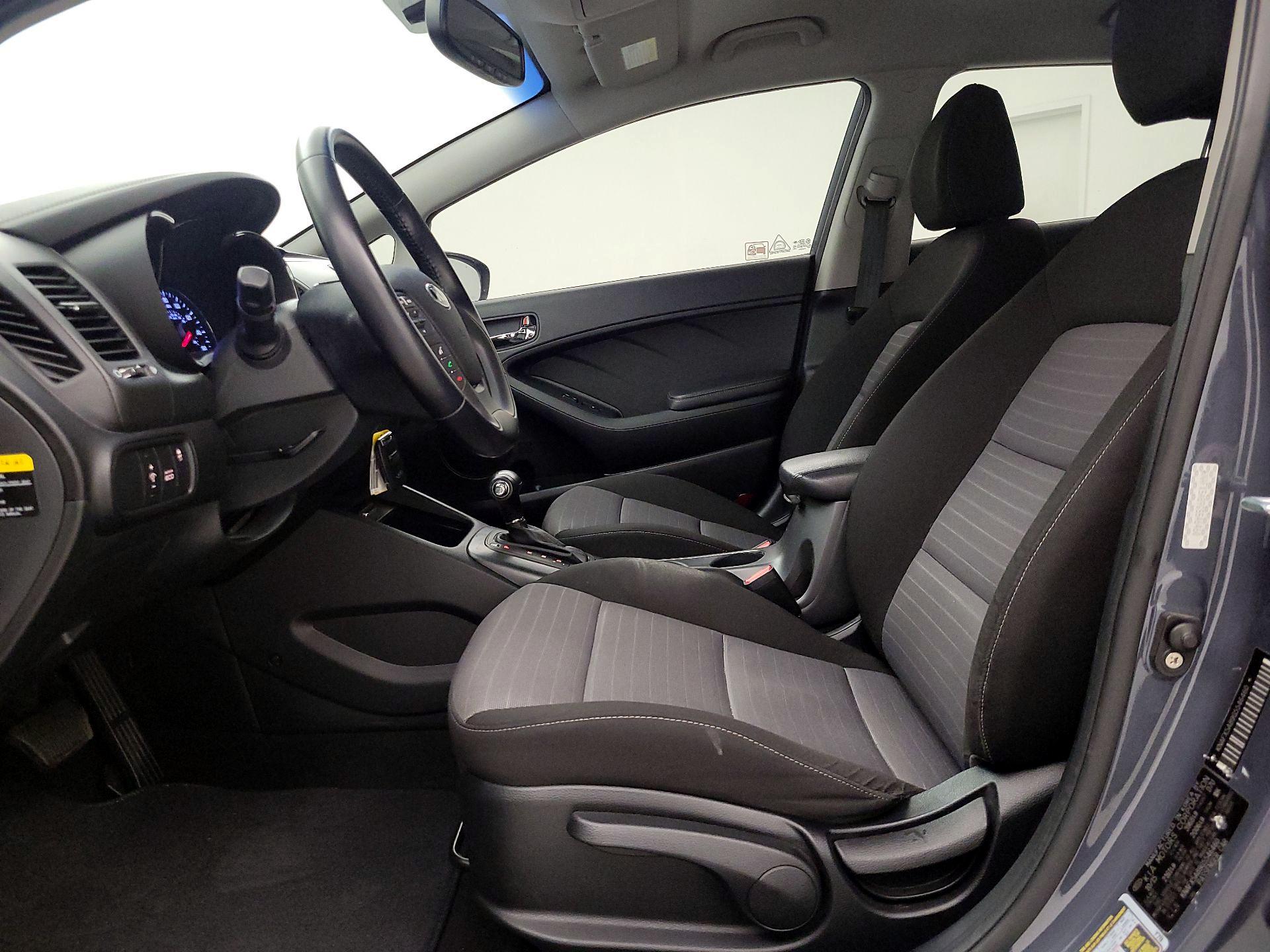 Thumbnail: 2016 Kia Forte - 11