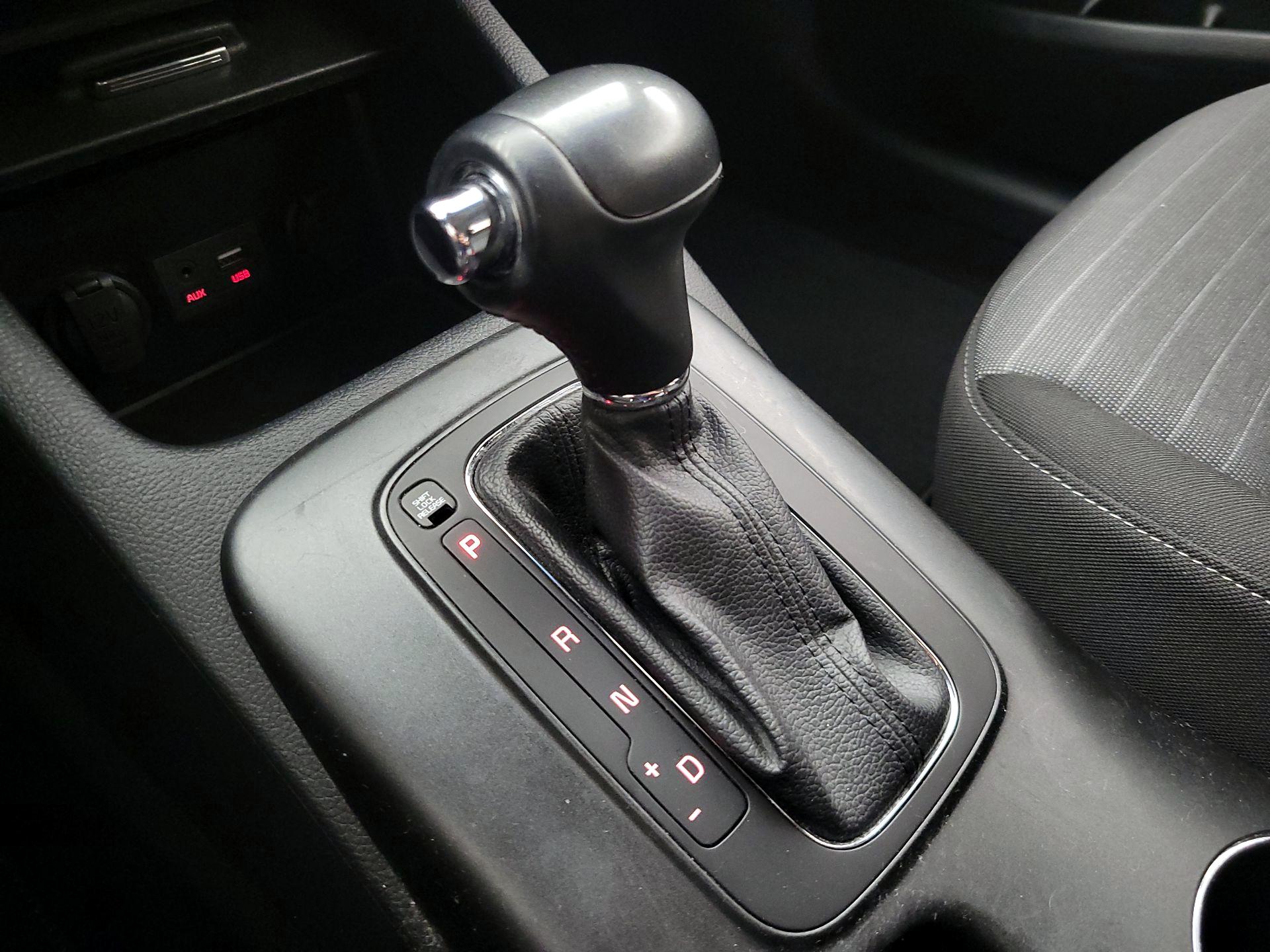 Thumbnail: 2016 Kia Forte - 17