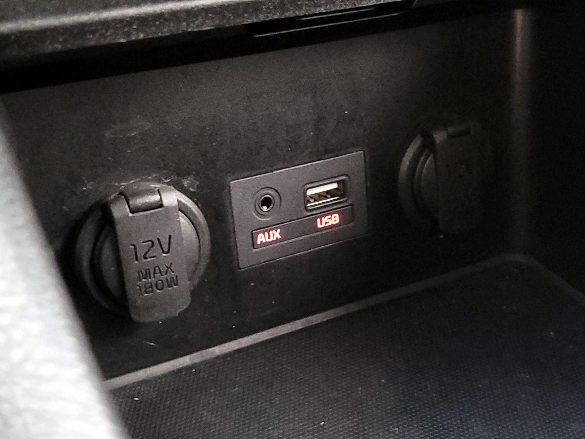 Thumbnail: 2016 Kia Forte - 18