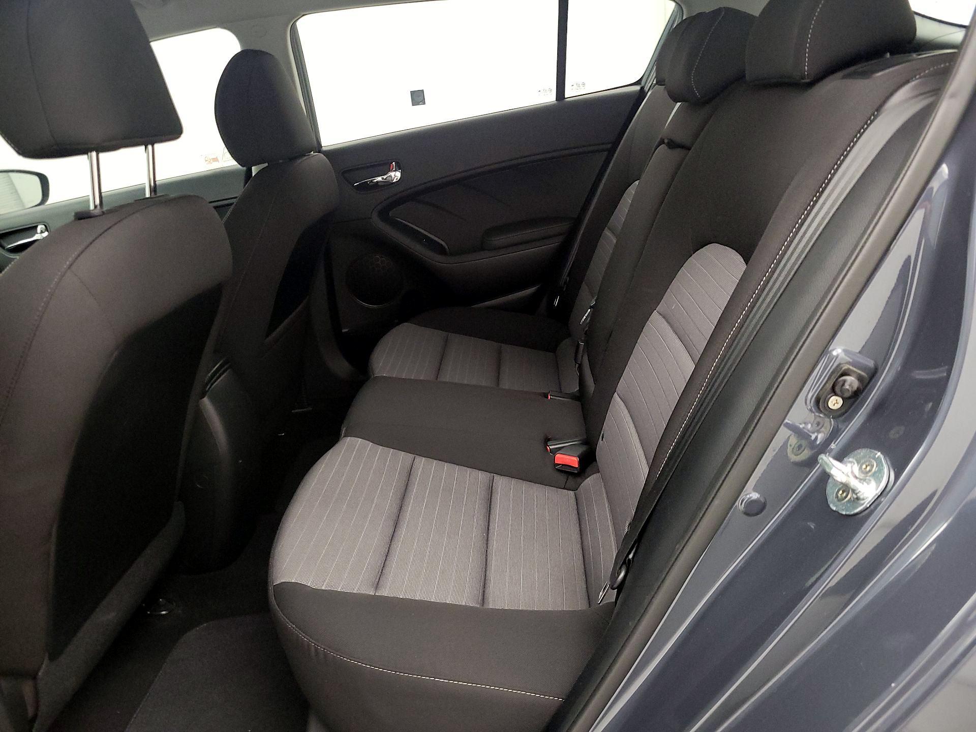 Thumbnail: 2016 Kia Forte - 19