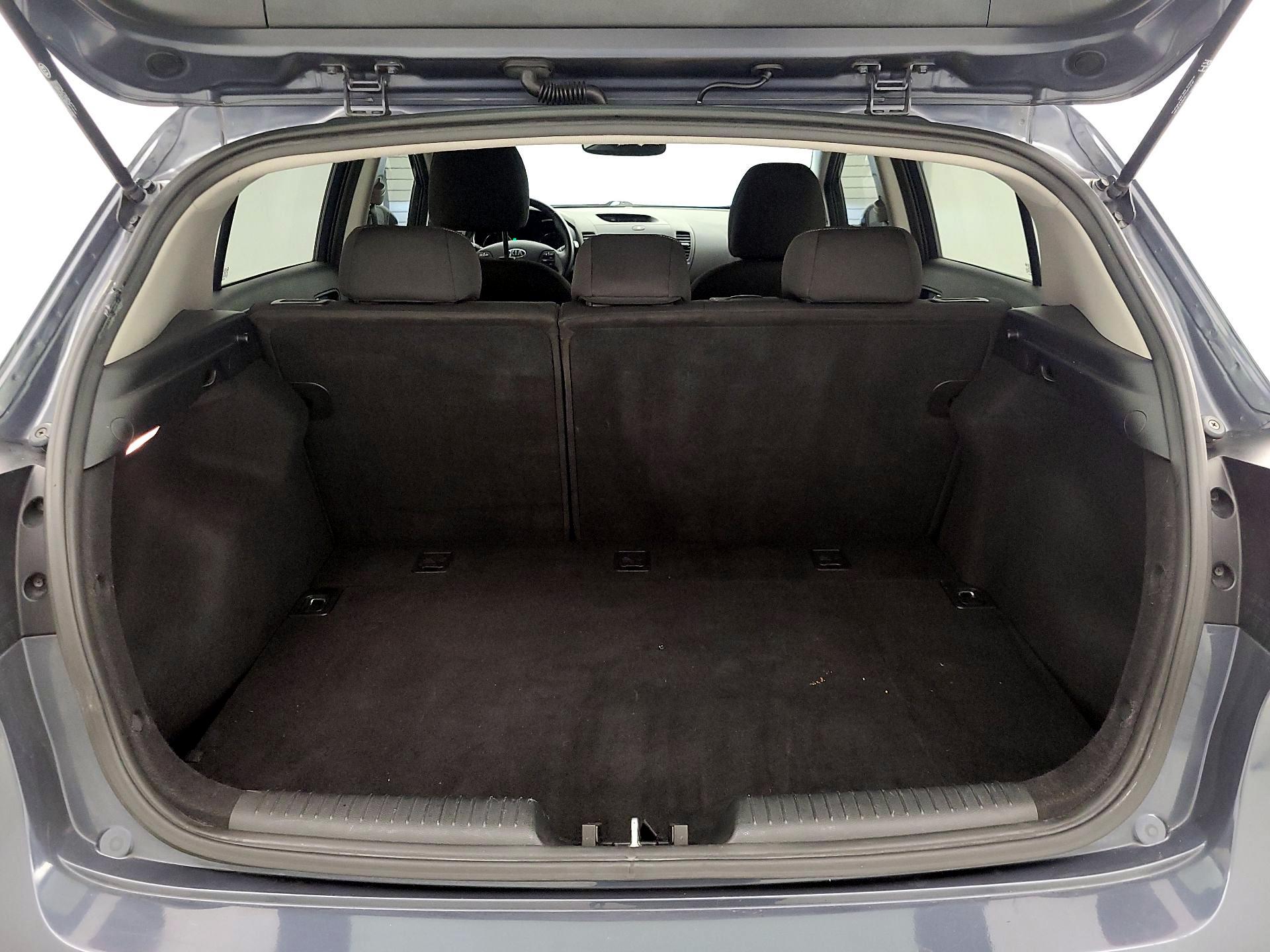 Thumbnail: 2016 Kia Forte - 20