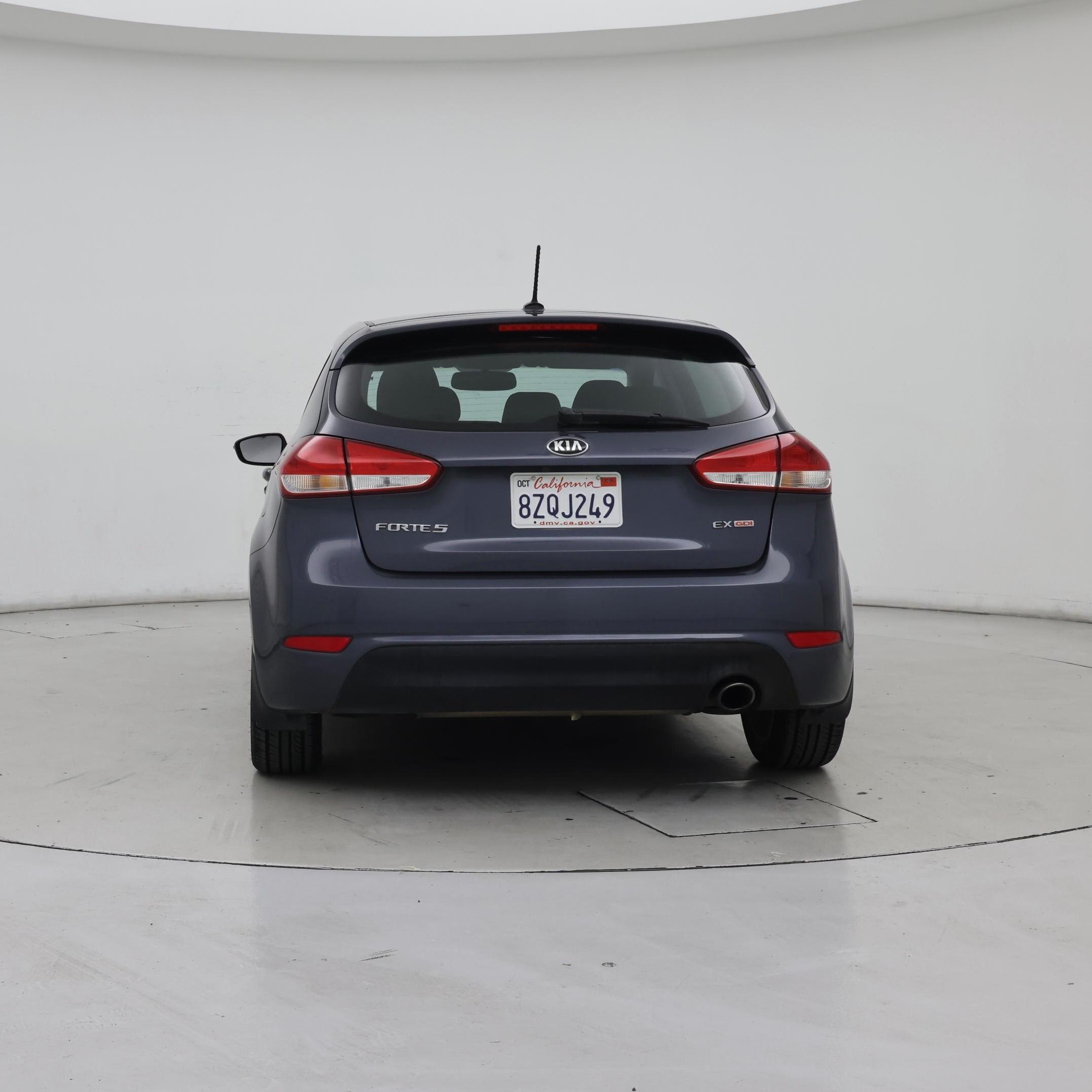 Thumbnail: 2016 Kia Forte - 6