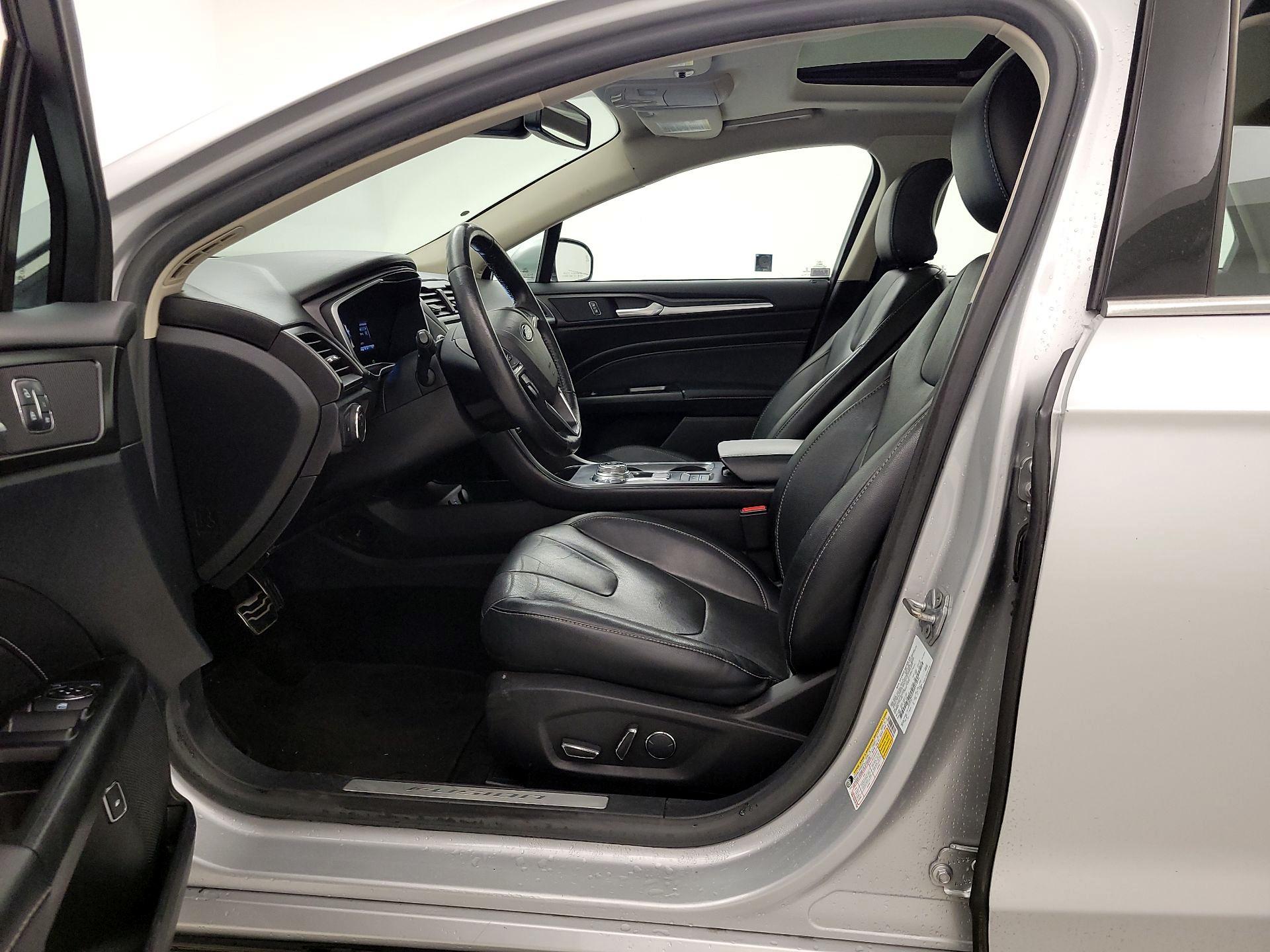 Thumbnail: 2017 Ford Fusion - 11